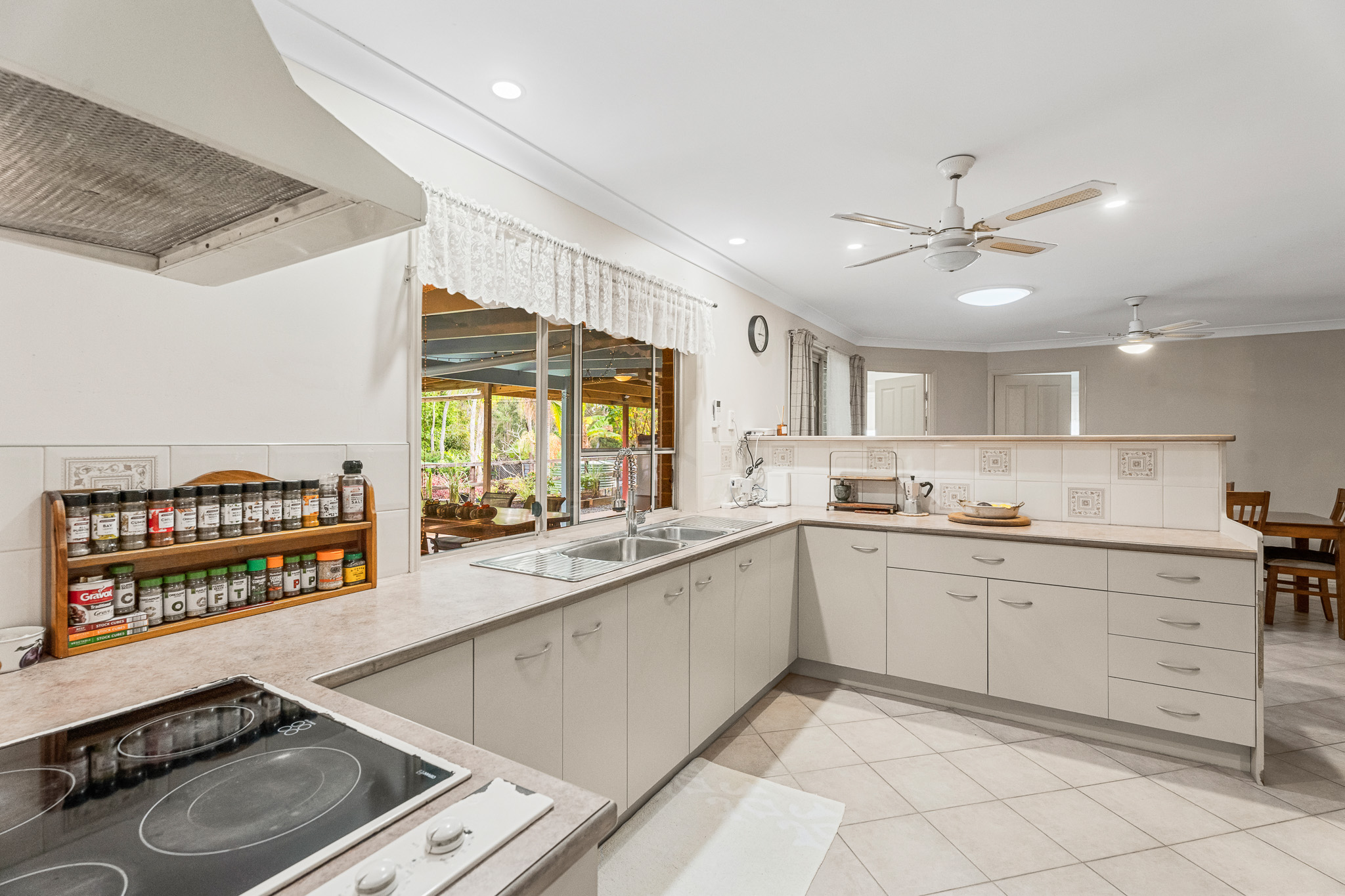 105 Garden Drive, URANGAN, QLD 4655 AUS