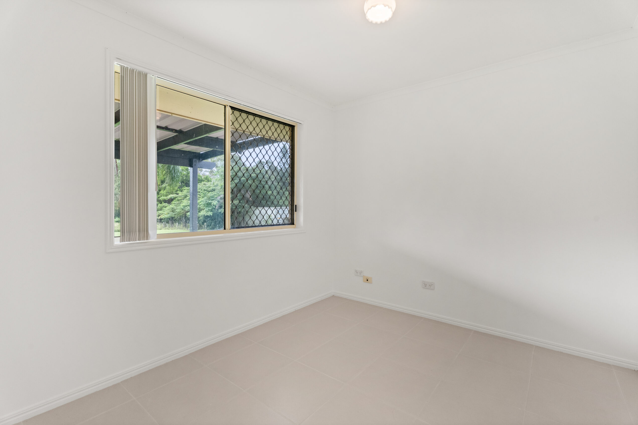190 Lower Mountain Road, DUNDOWRAN, QLD 4655 AUS