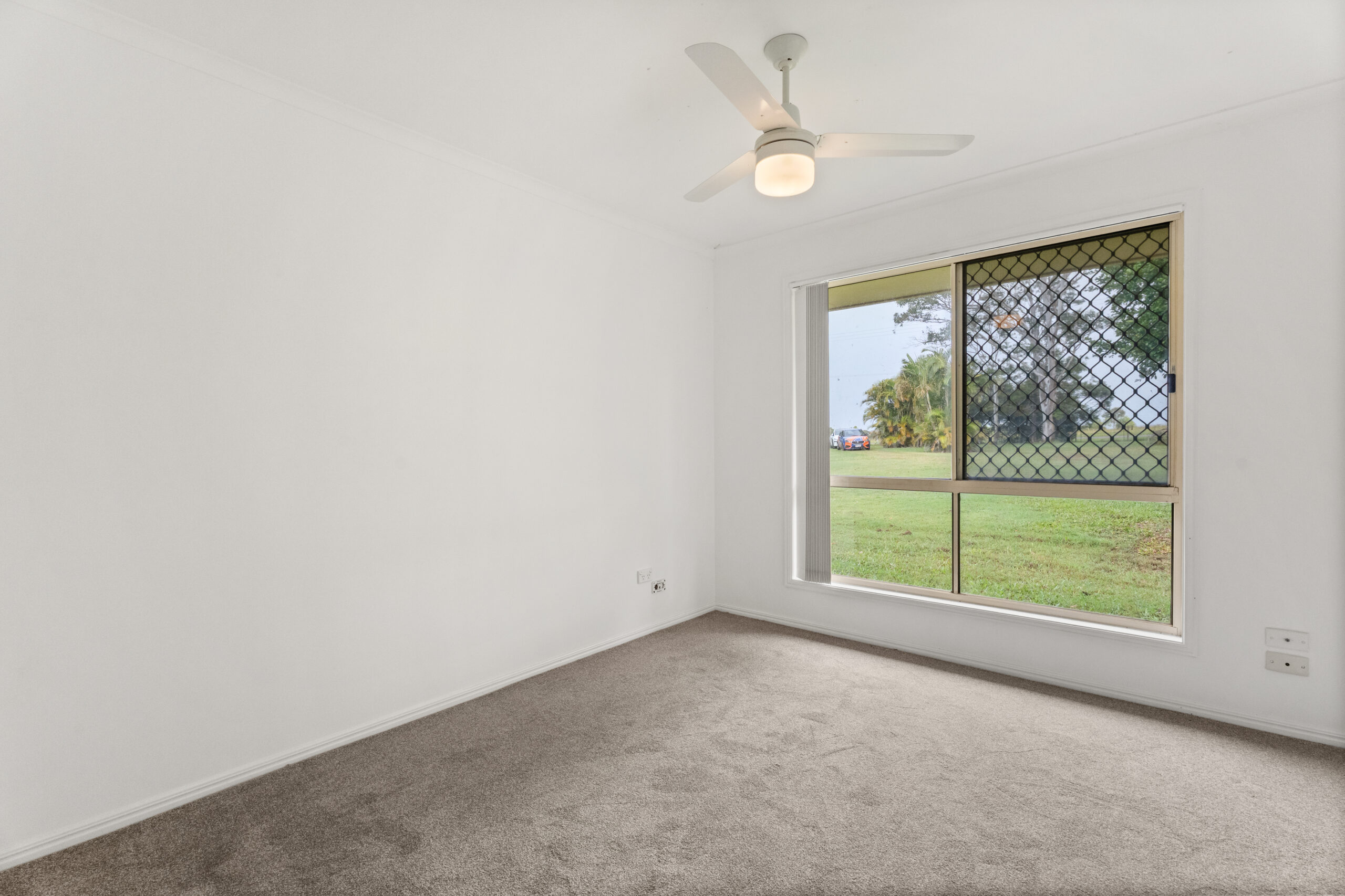 190 Lower Mountain Road, DUNDOWRAN, QLD 4655 AUS