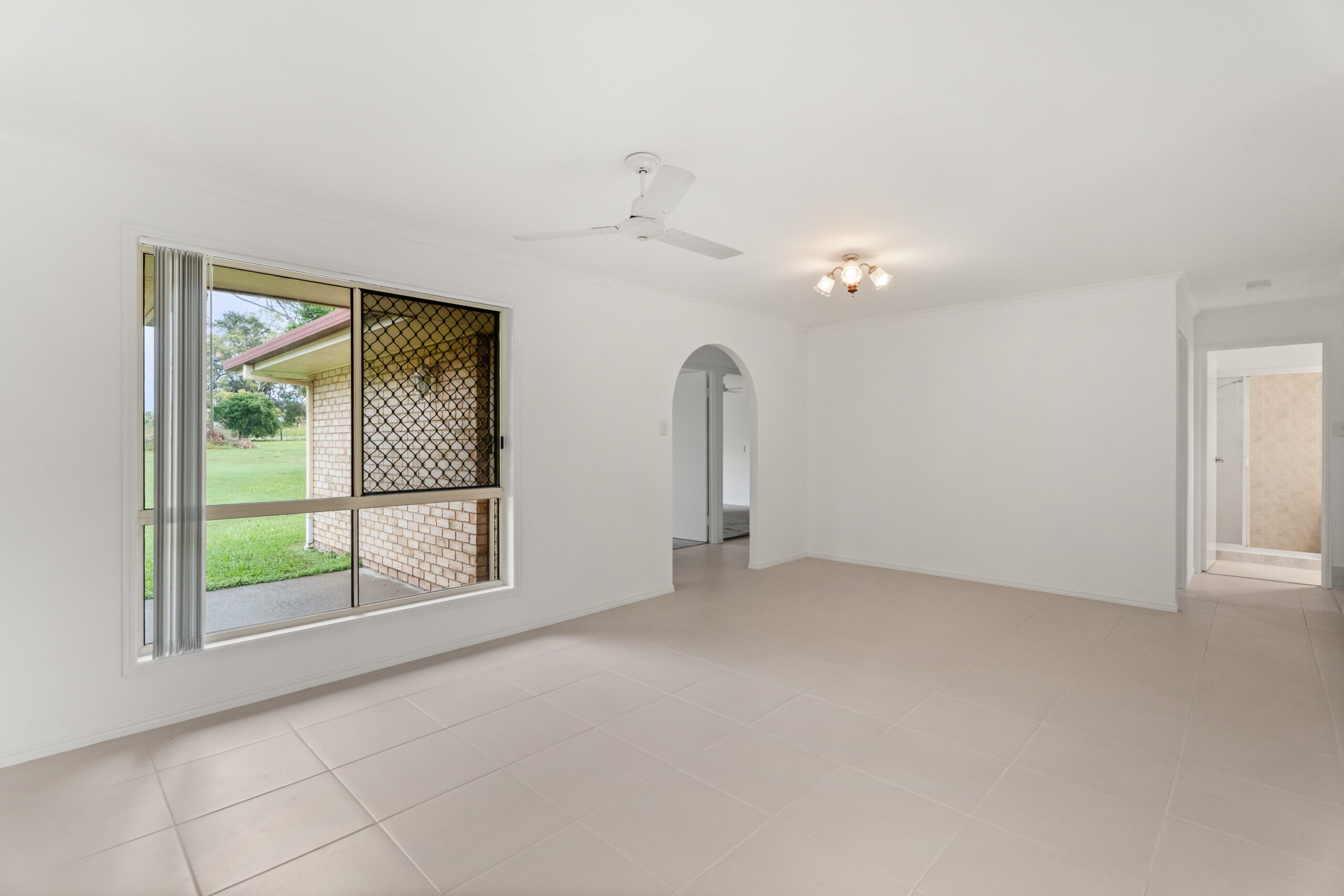 190 Lower Mountain Road, DUNDOWRAN, QLD 4655 AUS