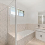 190 Lower Mountain Road, DUNDOWRAN, QLD 4655 AUS