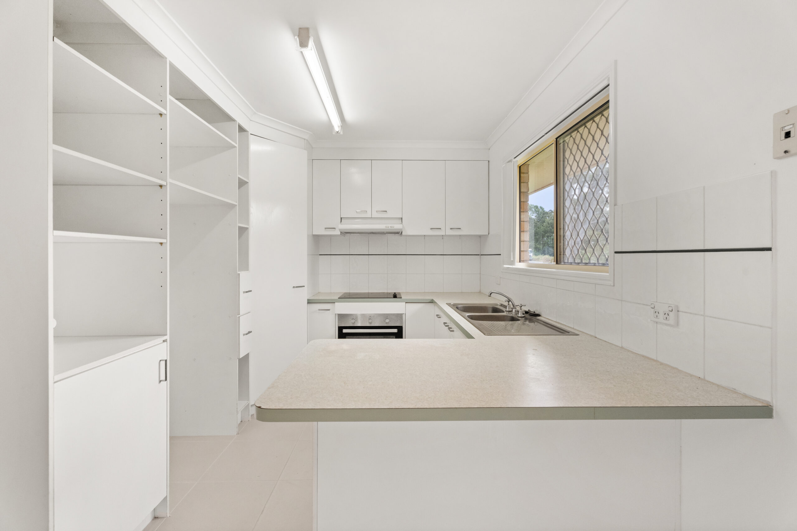 190 Lower Mountain Road, DUNDOWRAN, QLD 4655 AUS
