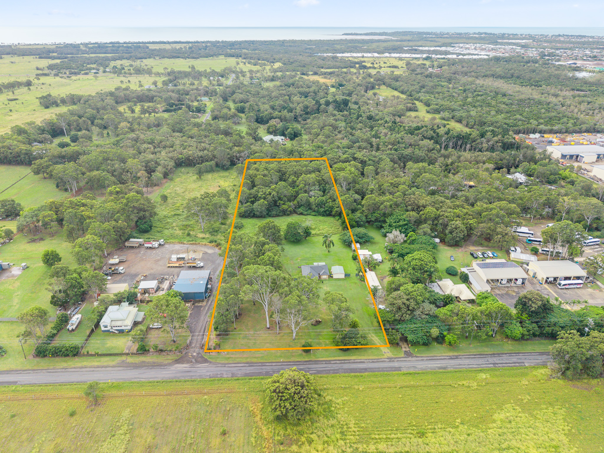 190 Lower Mountain Road, DUNDOWRAN, QLD 4655 AUS