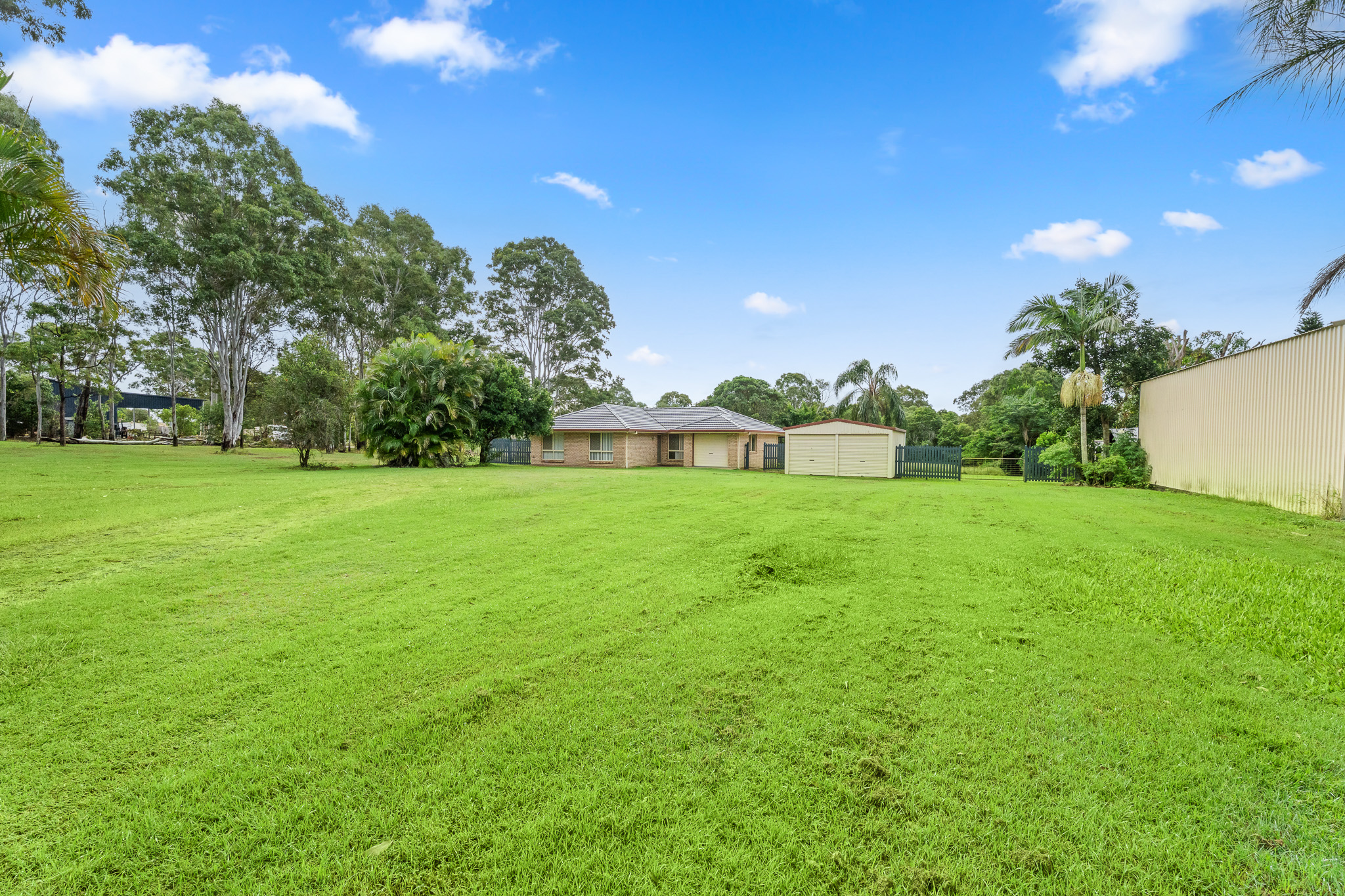 190 Lower Mountain Road, DUNDOWRAN, QLD 4655 AUS