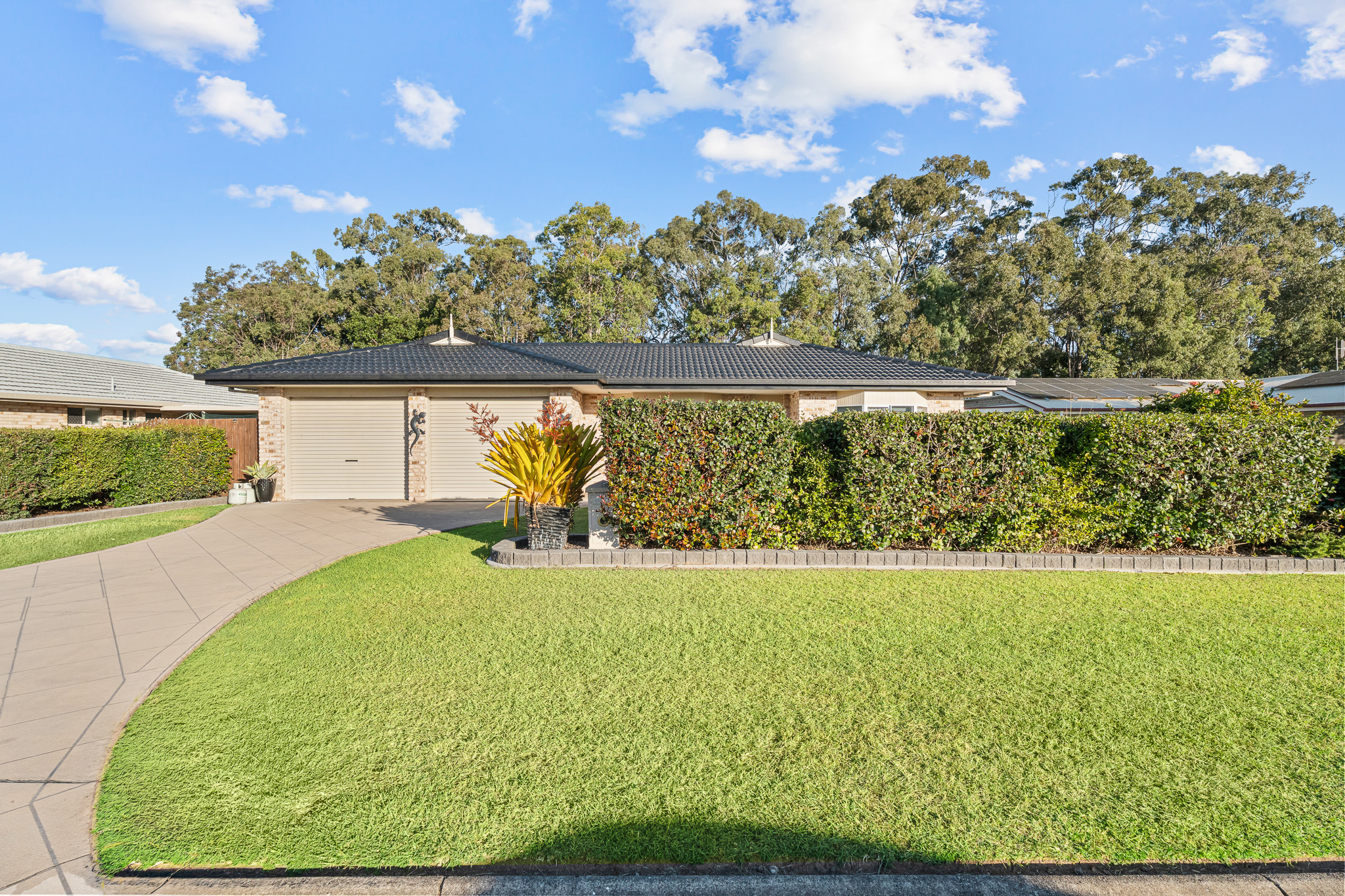 4 Earls Court, POINT VERNON, QLD 4655 AUS