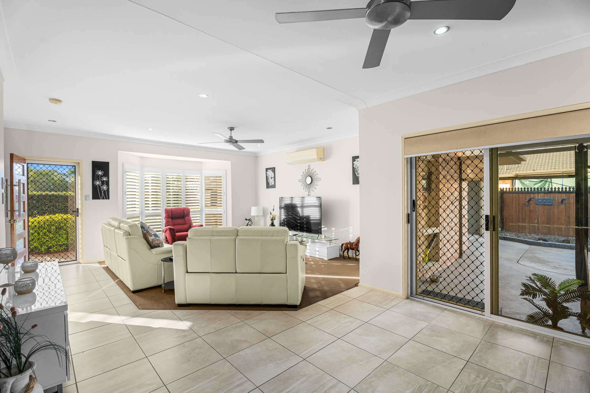 4 Earls Court, POINT VERNON, QLD 4655 AUS