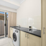 4 Earls Court, POINT VERNON, QLD 4655 AUS