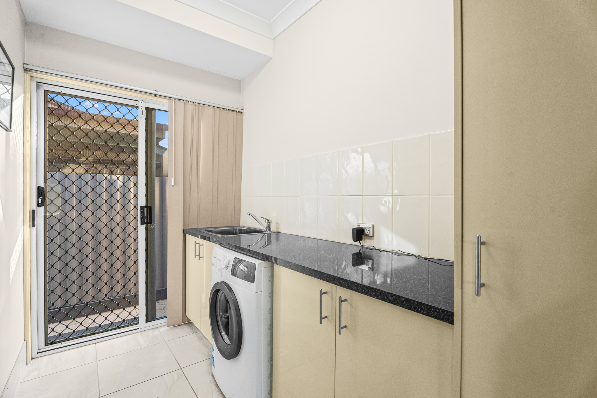 4 Earls Court, POINT VERNON, QLD 4655 AUS