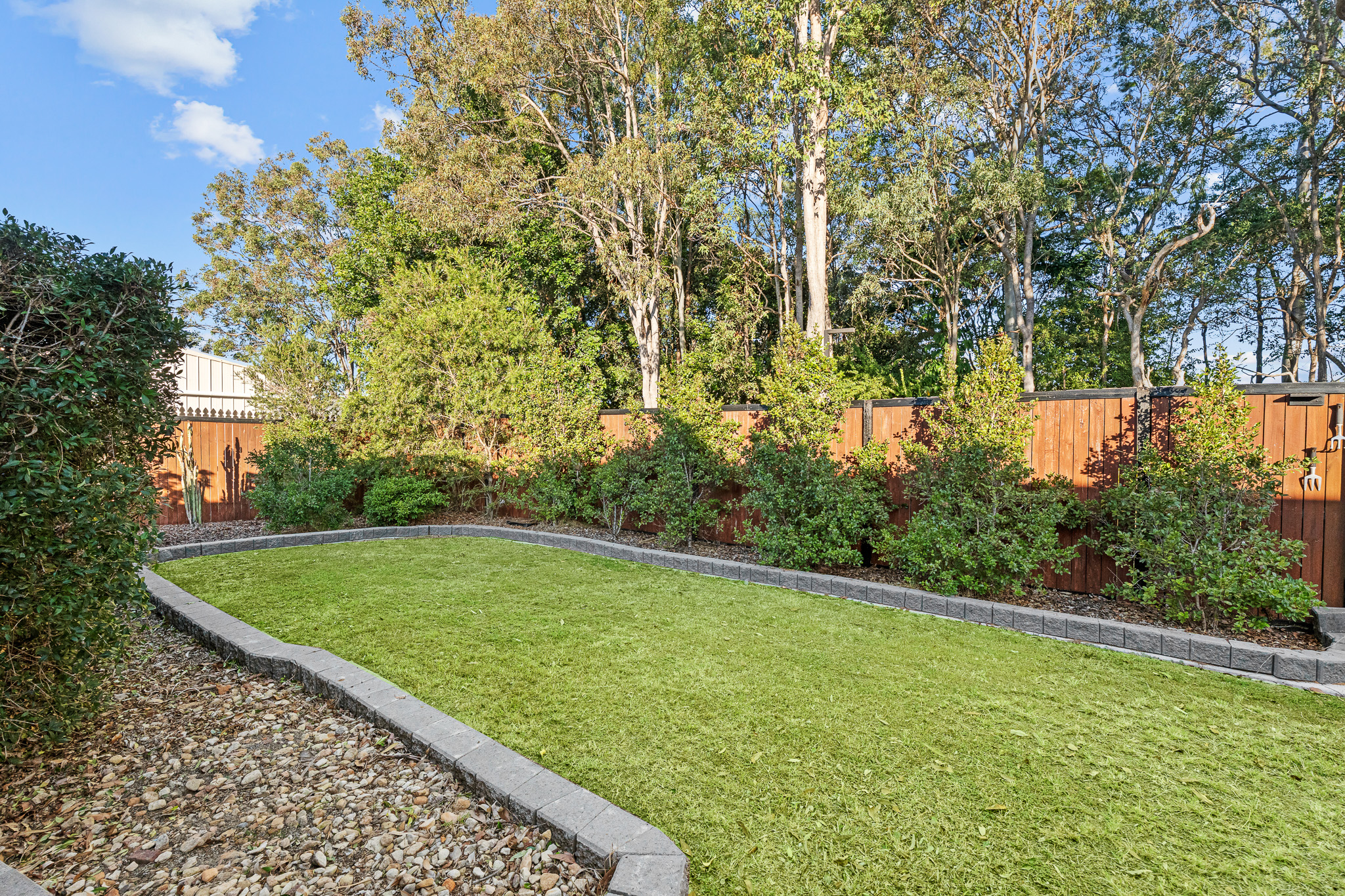 4 Earls Court, POINT VERNON, QLD 4655 AUS