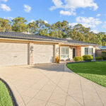 4 Earls Court, POINT VERNON, QLD 4655 AUS