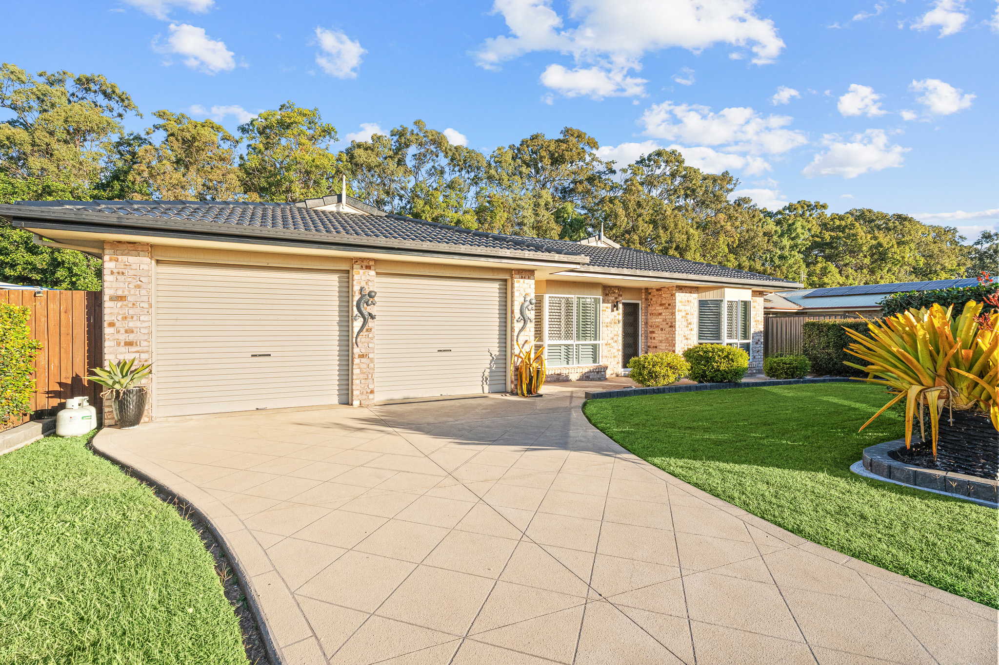4 Earls Court, POINT VERNON, QLD 4655 AUS