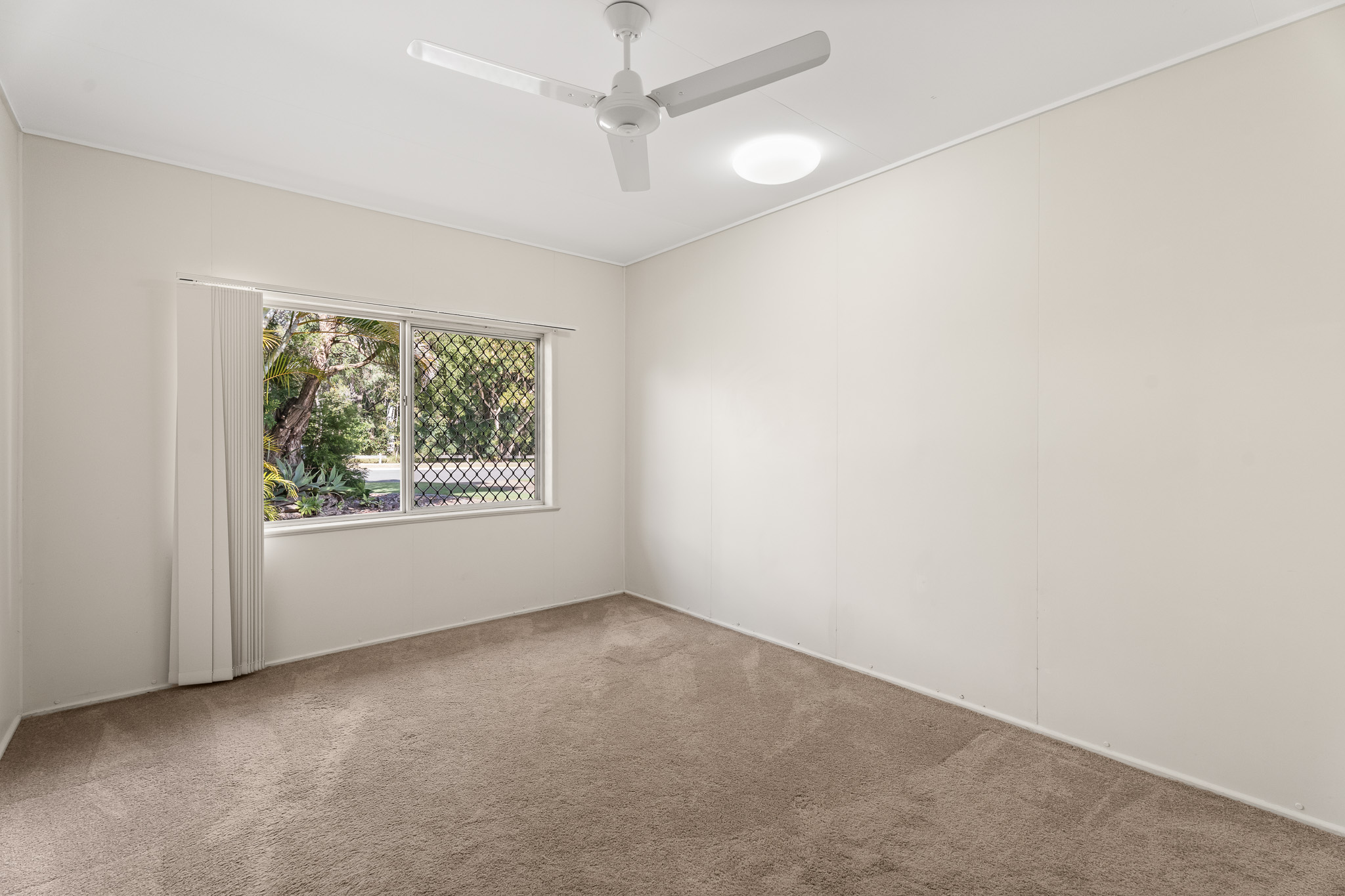 37 Halcro Street, PIALBA, QLD 4655 AUS