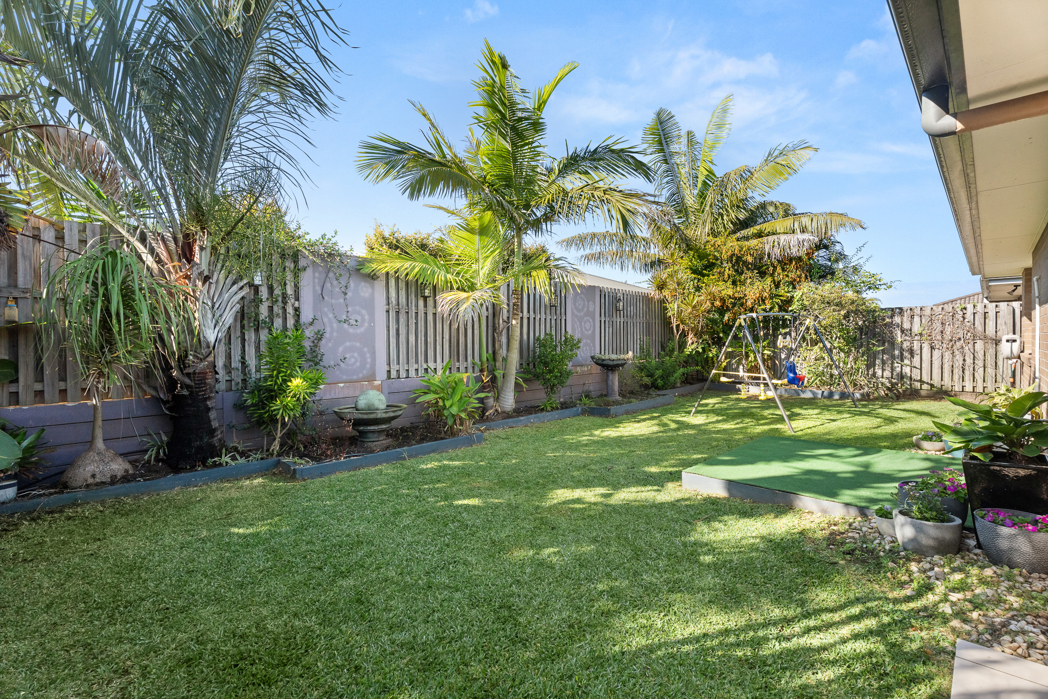 16 Blaxland Road, URRAWEEN, QLD 4655 AUS