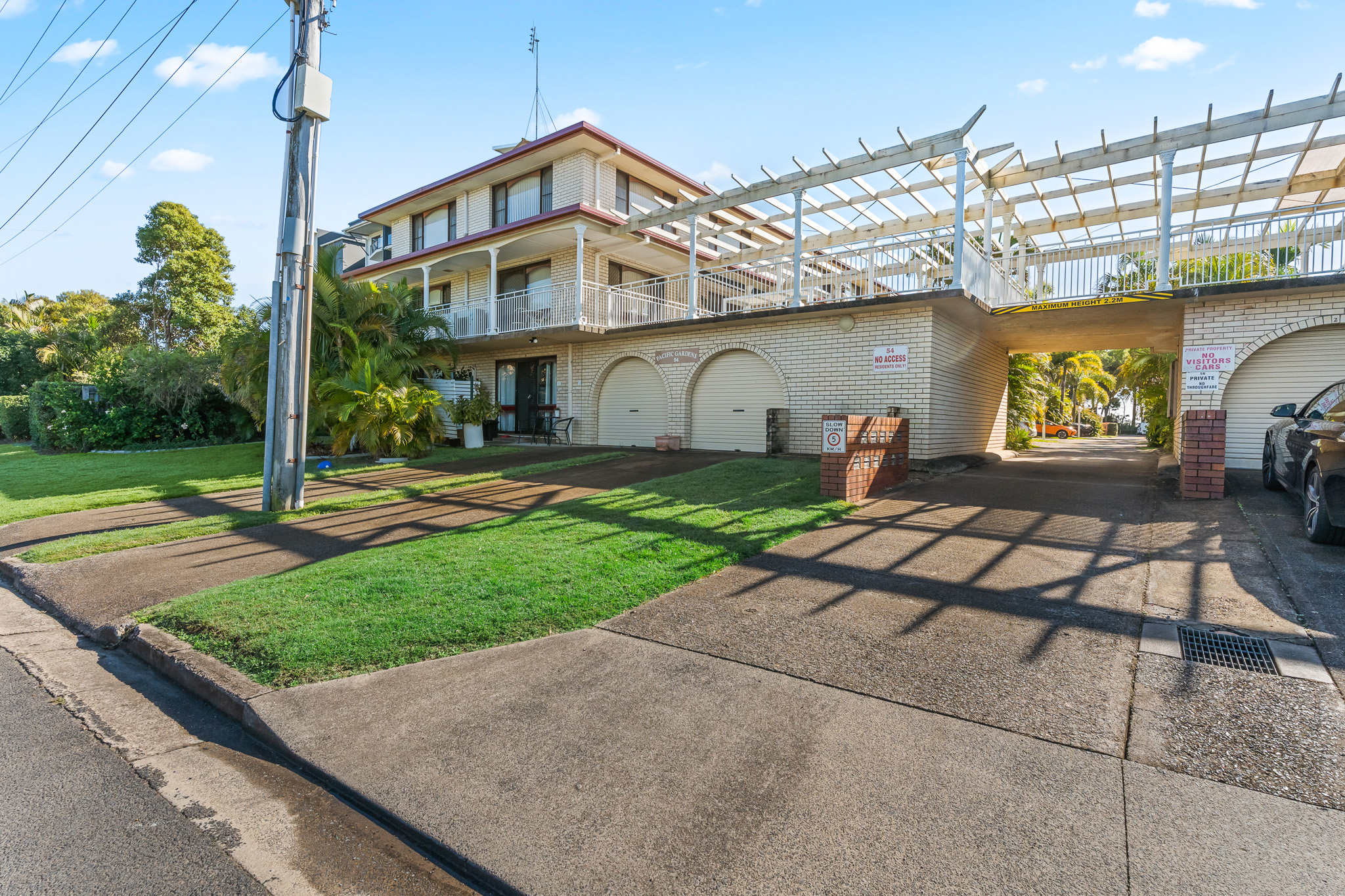 2/372 Esplanade, SCARNESS, QLD 4655 AUS