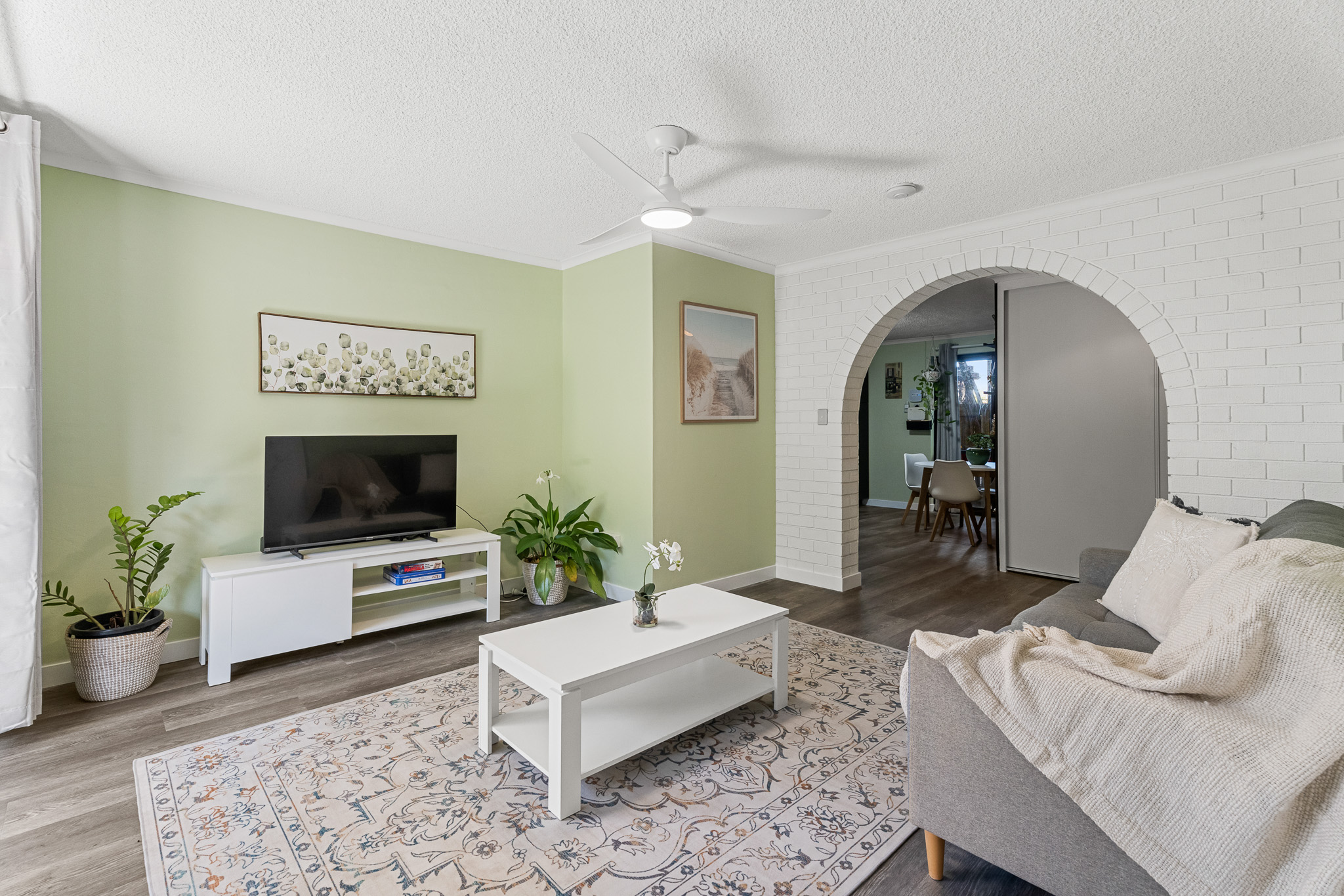 2/372 Esplanade, SCARNESS, QLD 4655 AUS