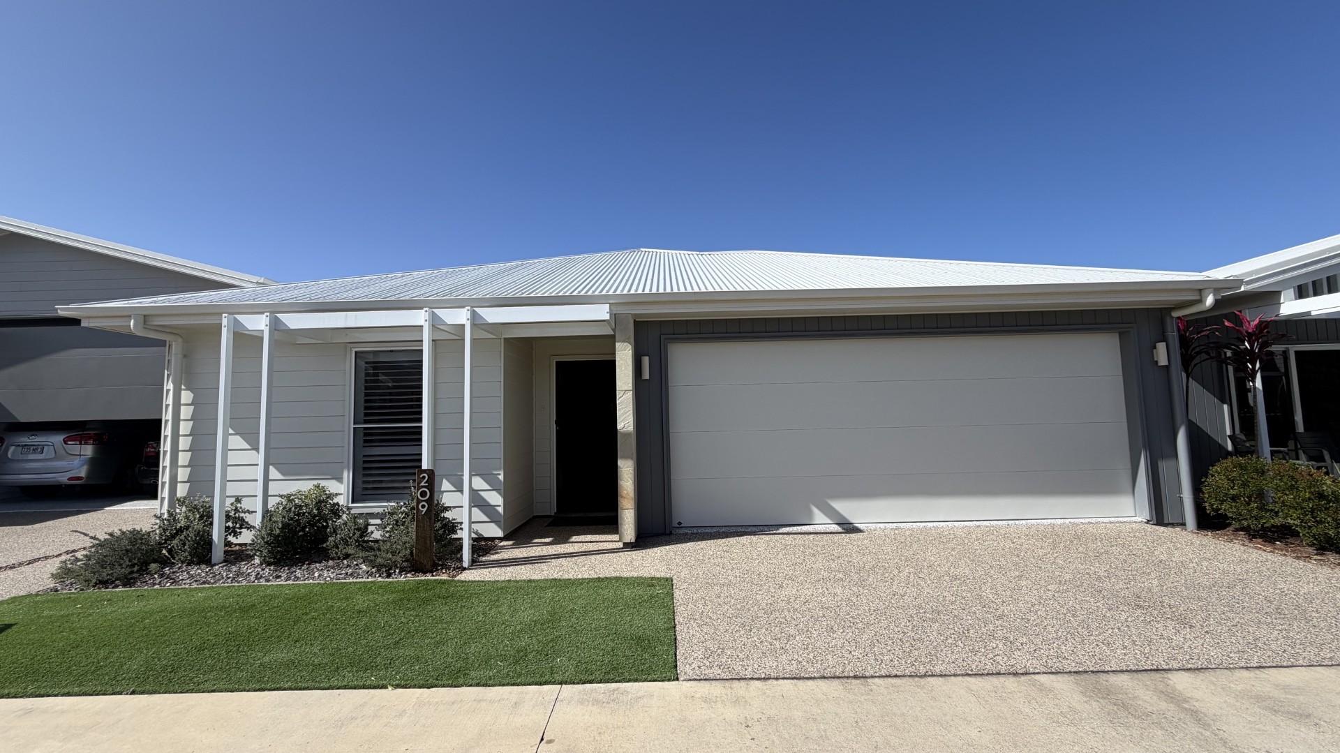 209/5 Serenity Drive, ELI WATERS, QLD 4655 AUS