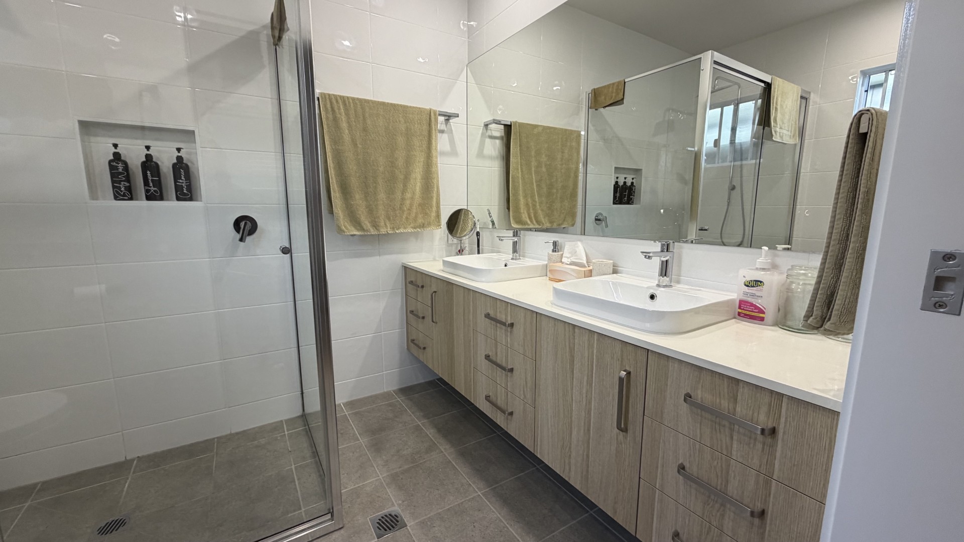 209/5 Serenity Drive, ELI WATERS, QLD 4655 AUS