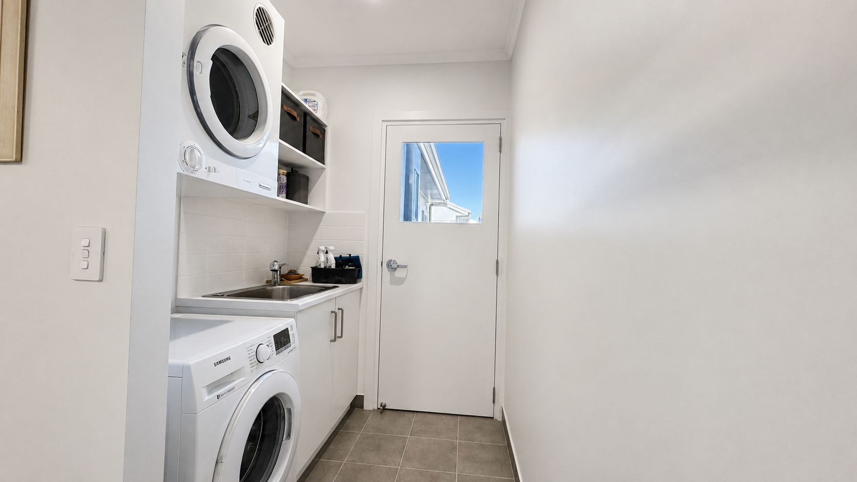 209/5 Serenity Drive, ELI WATERS, QLD 4655 AUS