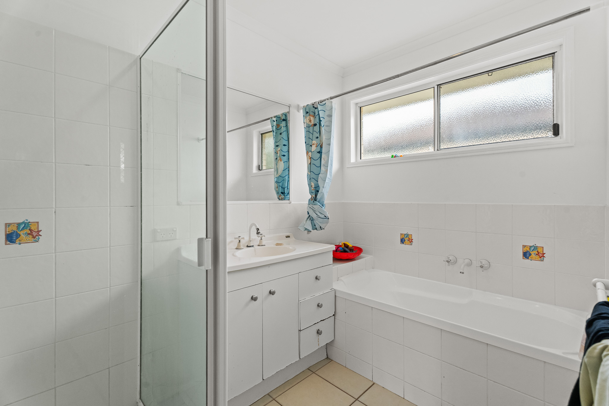 51 Wide Bay Drive, ELI WATERS, QLD 4655 AUS