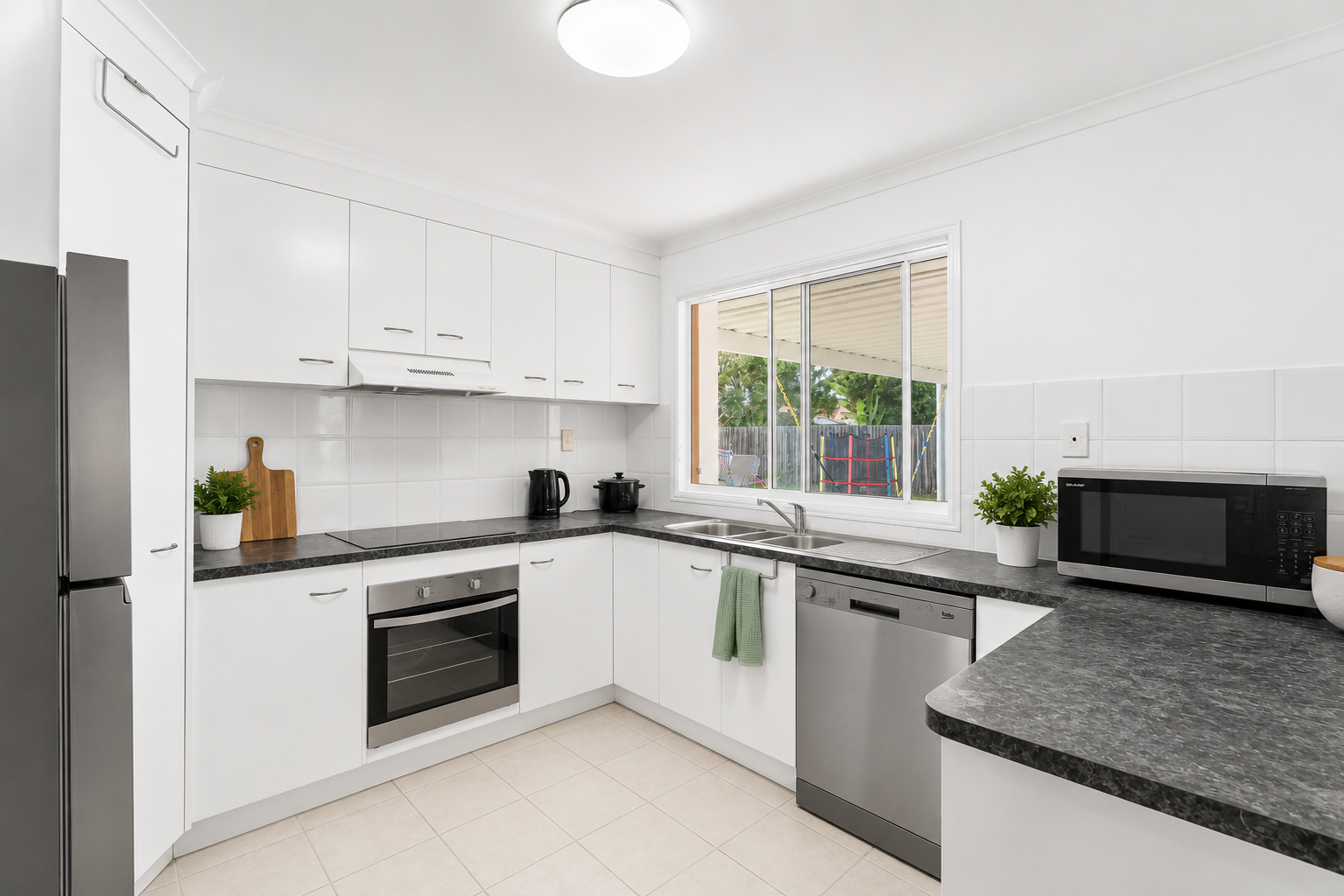 51 Wide Bay Drive, ELI WATERS, QLD 4655 AUS