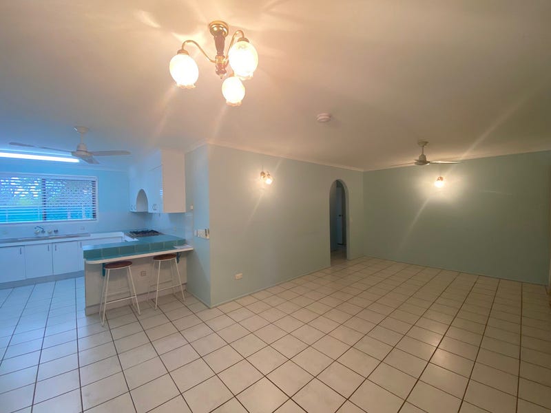 516 Boat Harbour Drv, TORQUAY, QLD 4655 AUS