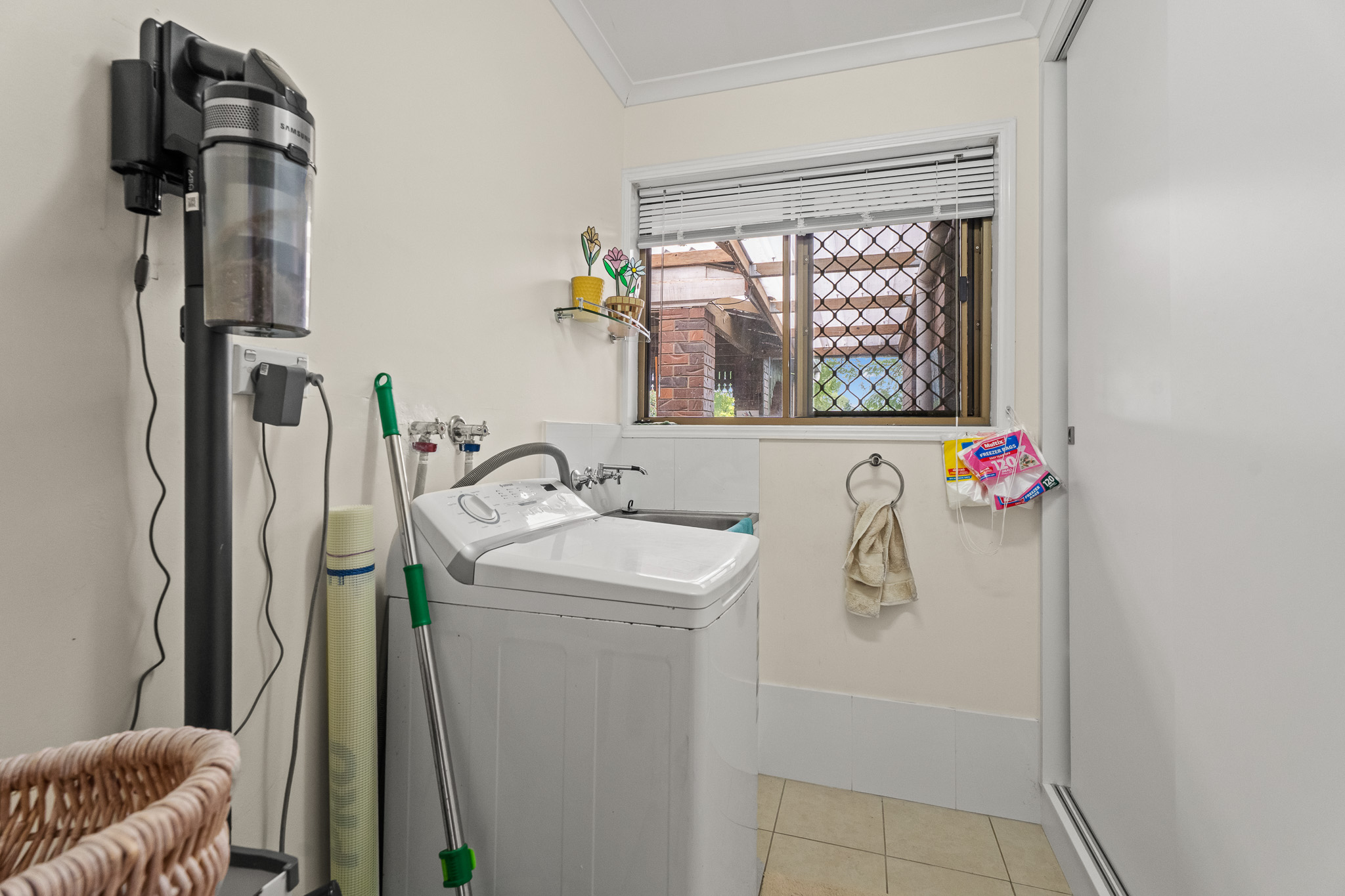 17 Tanna Street, PIALBA, QLD 4655 AUS