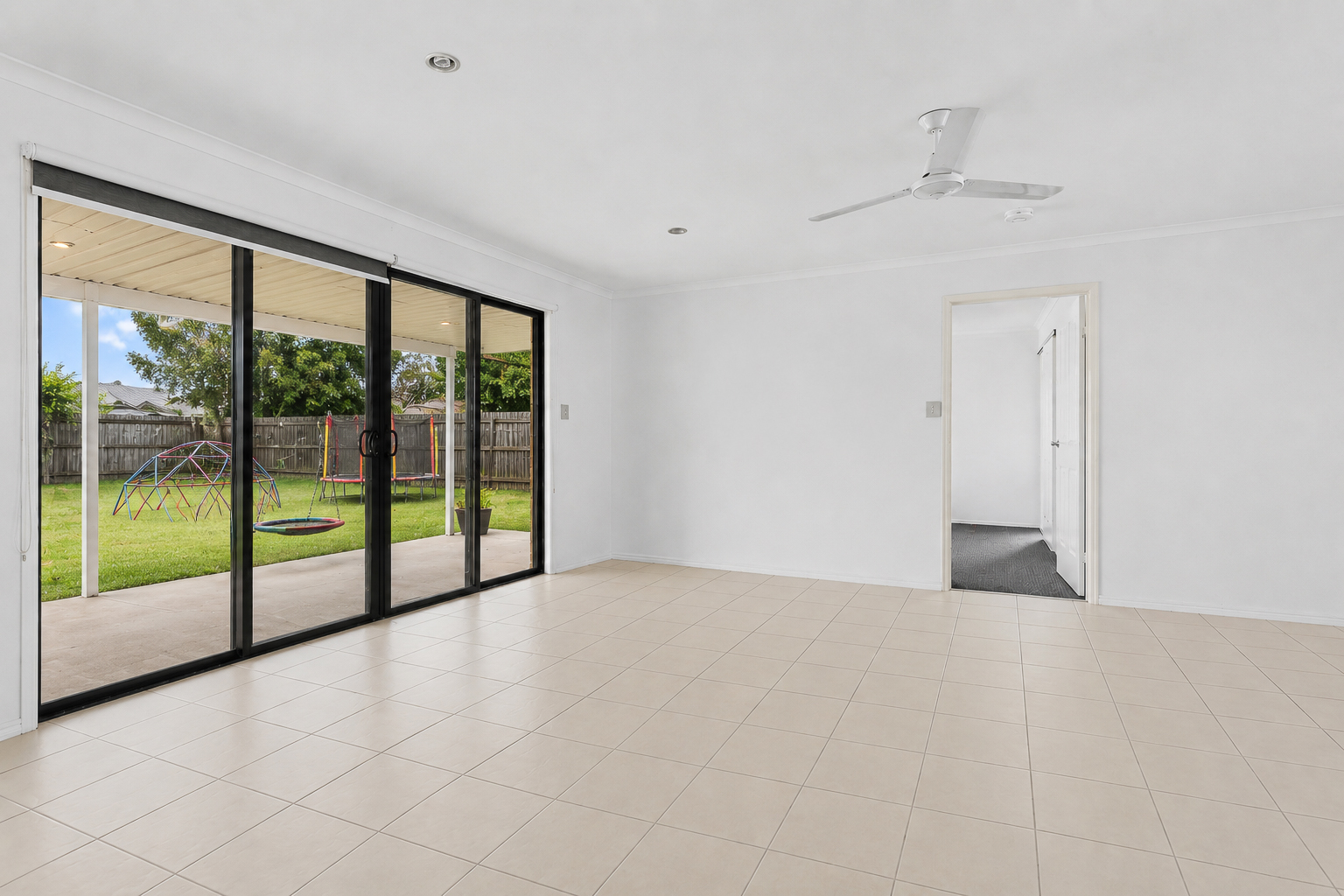 51 Wide Bay Drive, ELI WATERS, QLD 4655 AUS