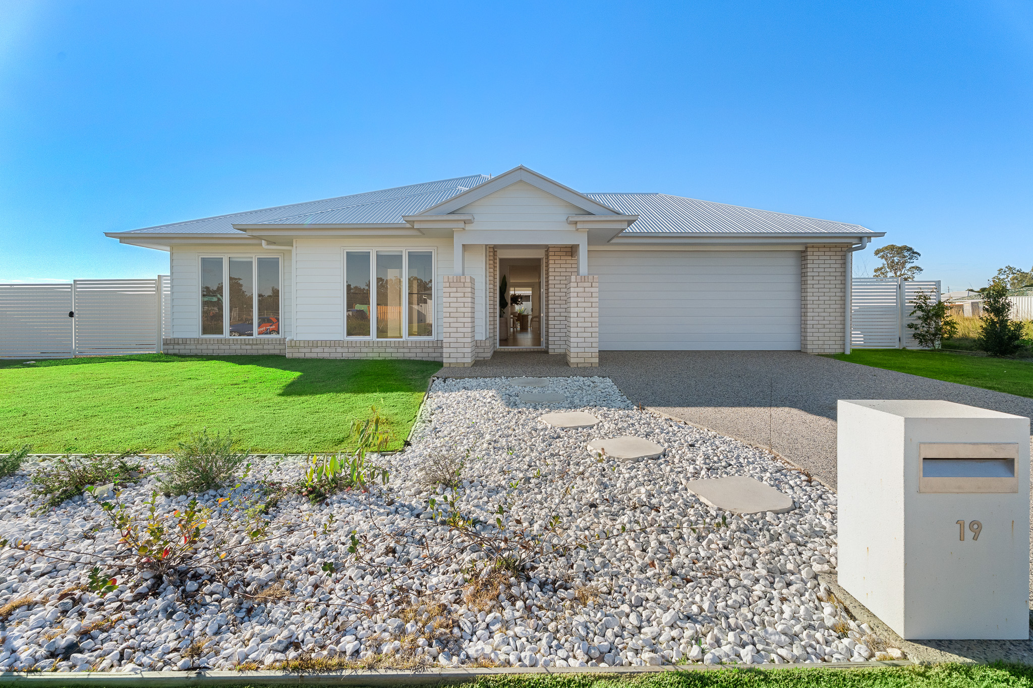 19 Olaf Road, PIALBA, QLD 4655 AUS