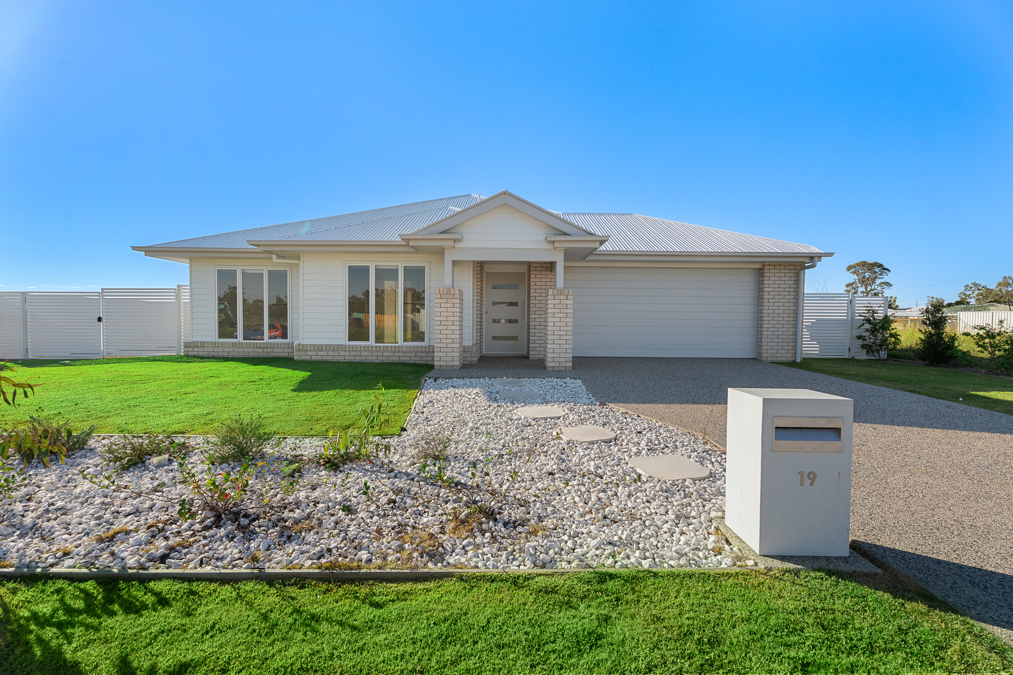 19 Olaf Road, PIALBA, QLD 4655 AUS