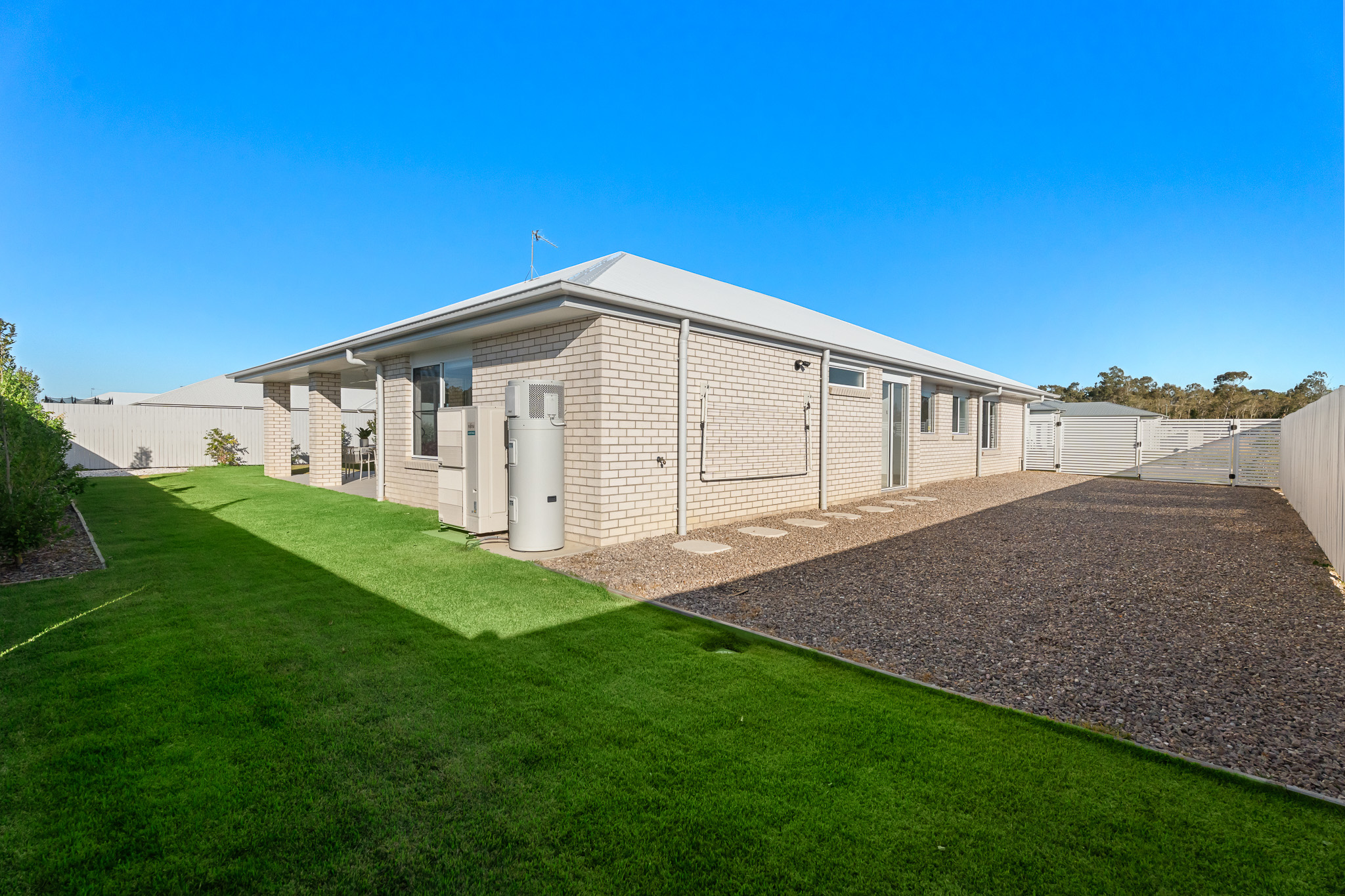19 Olaf Road, PIALBA, QLD 4655 AUS