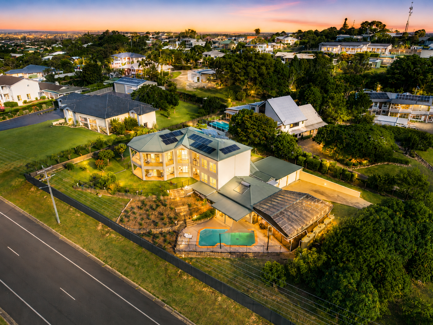 2 Balmoral Court, URRAWEEN, QLD 4655 AUS