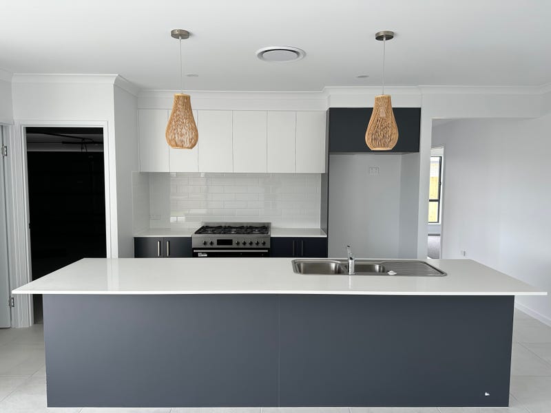 4 Coolamon Court, URRAWEEN, QLD 4655 AUS