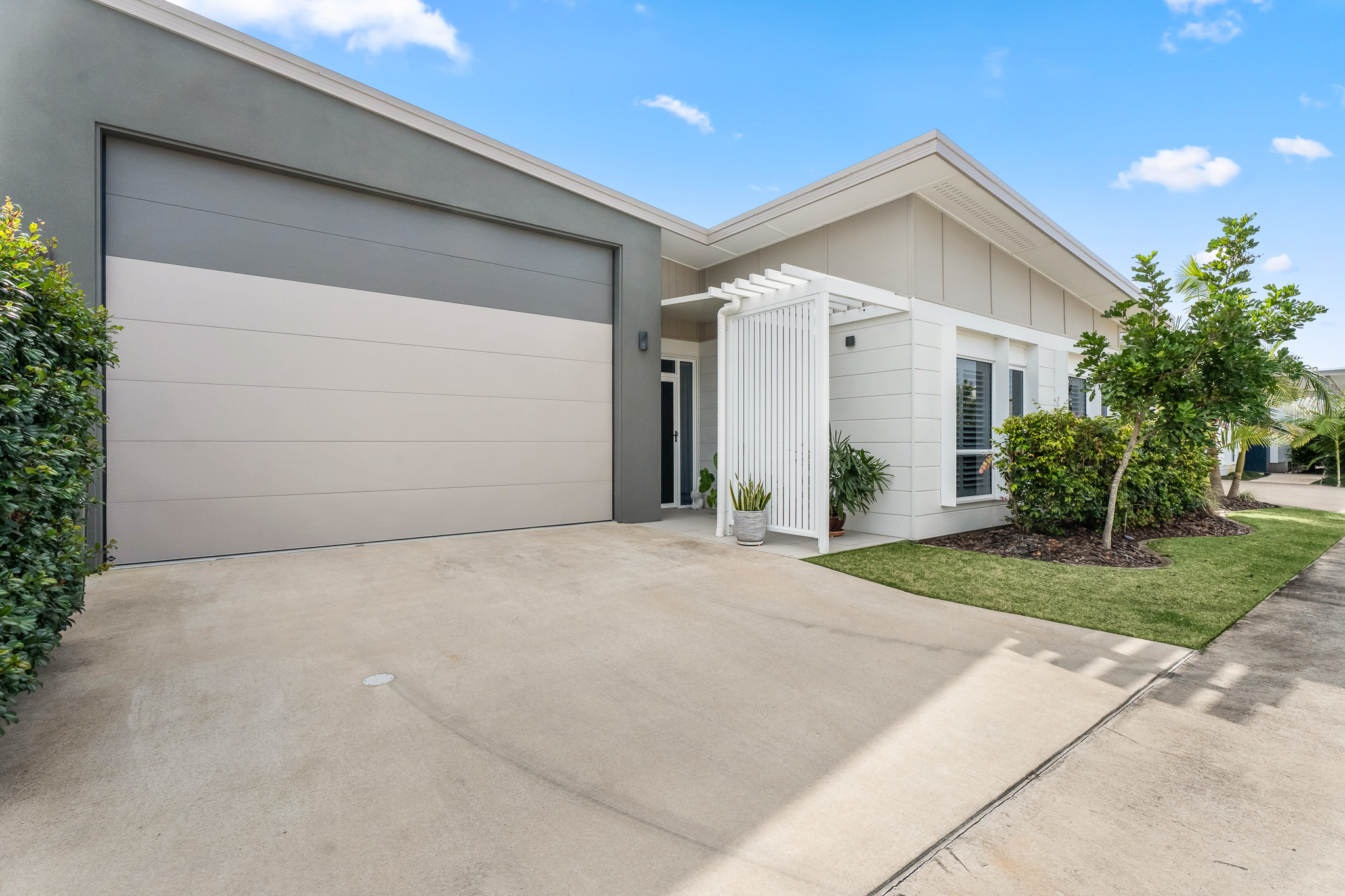 274/1 Latitude Boulevard, NIKENBAH, QLD 4655 AUS