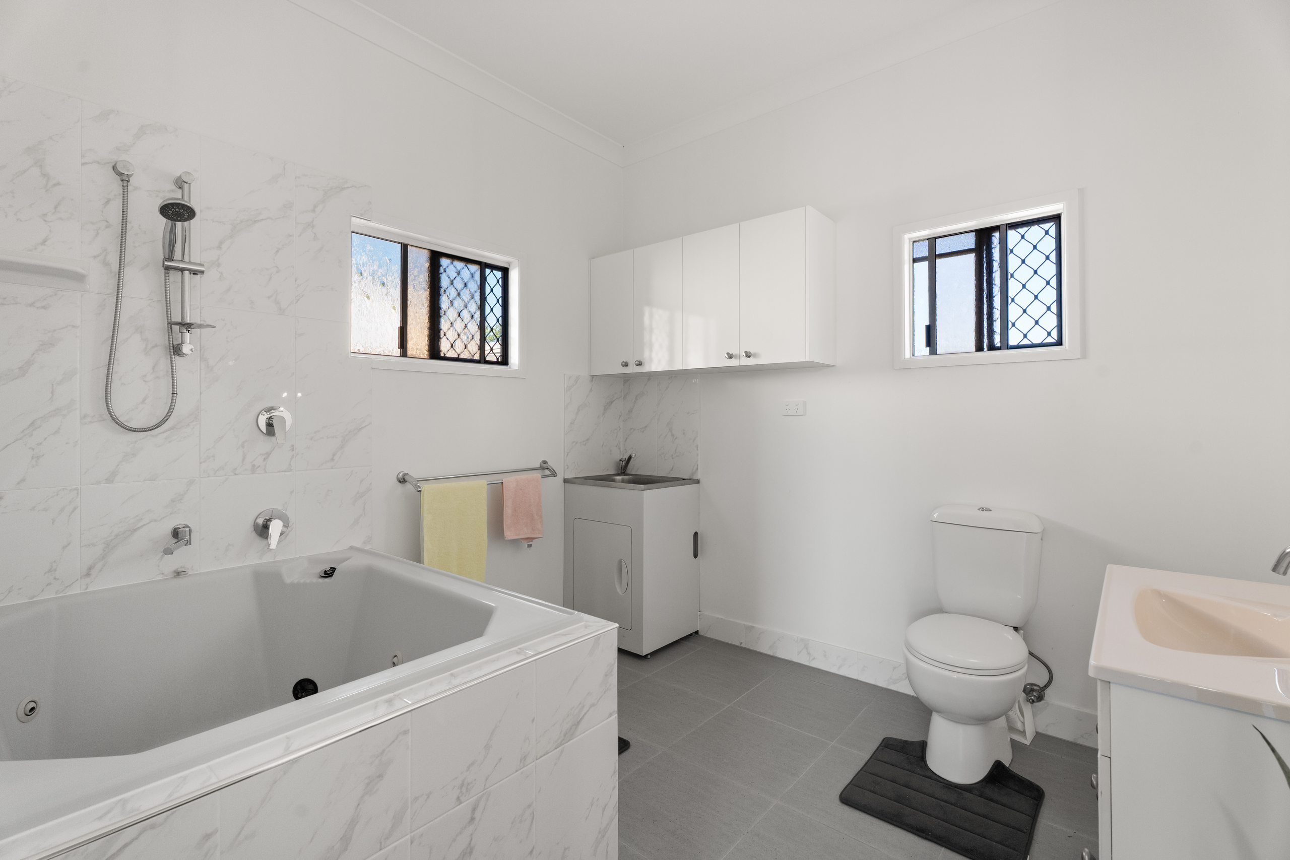463 Boat Harbour Drive, TORQUAY, QLD 4655 AUS