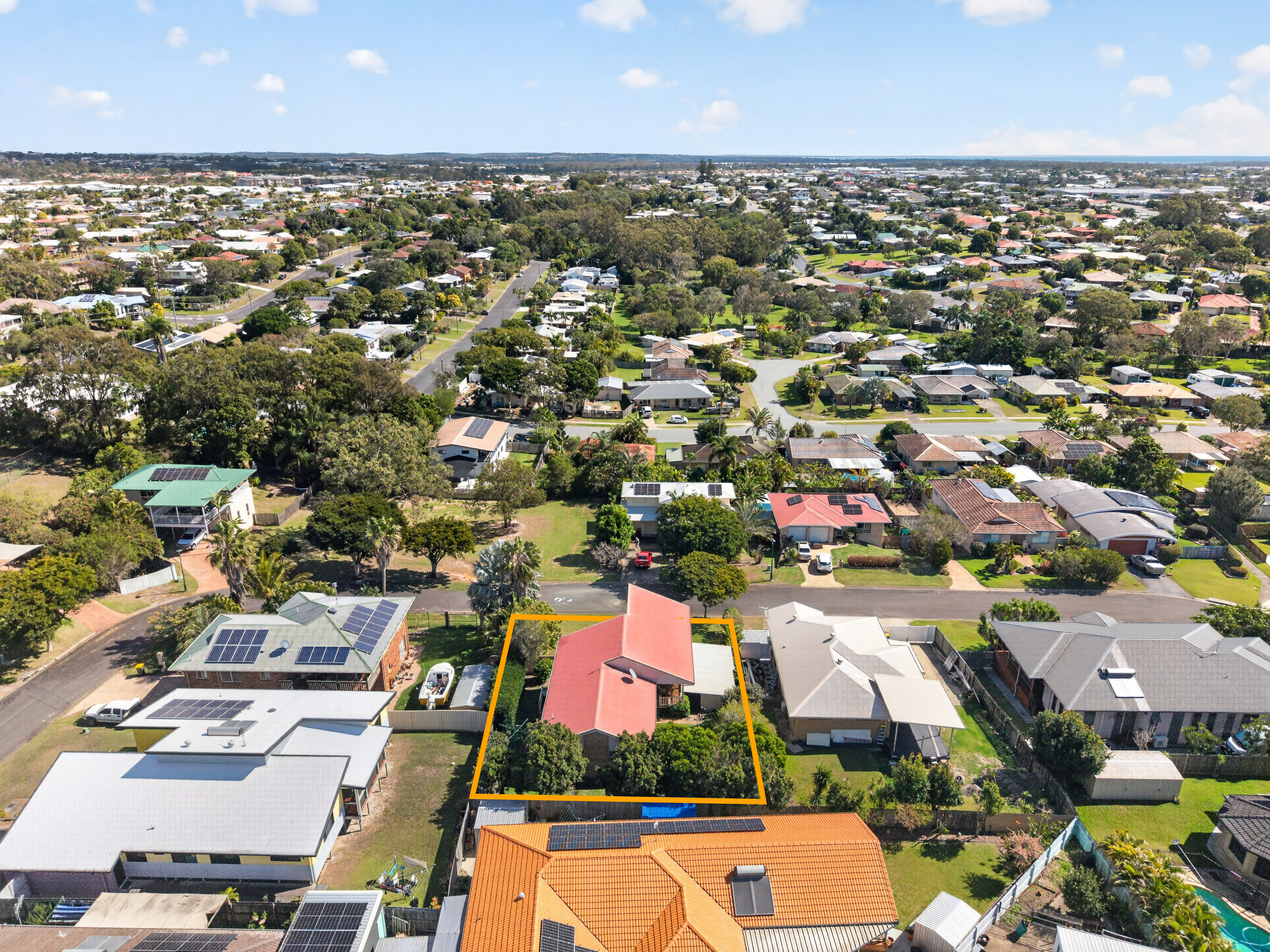15 Faye Avenue, SCARNESS, QLD 4655 AUS