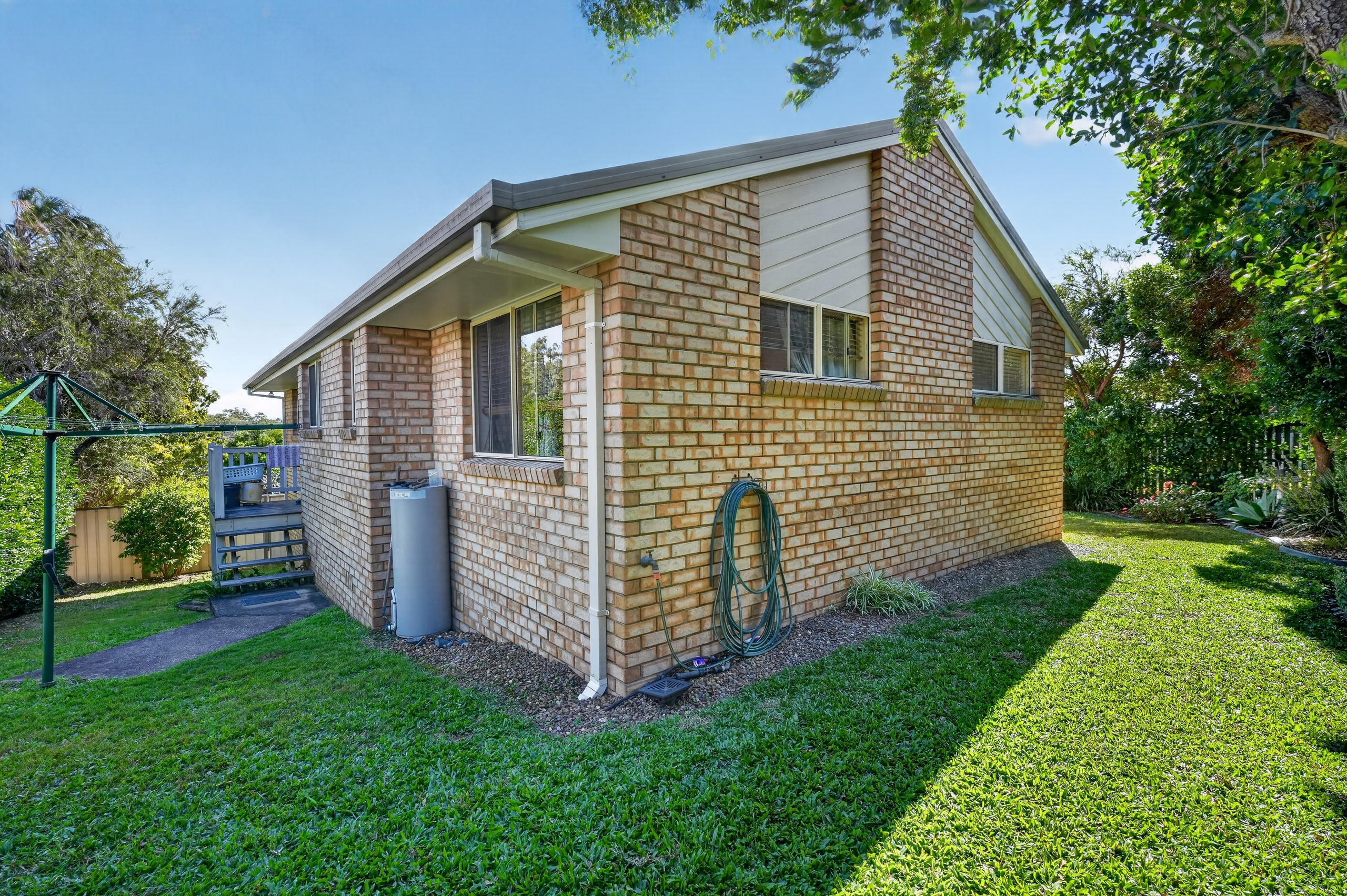 15 Faye Avenue, SCARNESS, QLD 4655 AUS