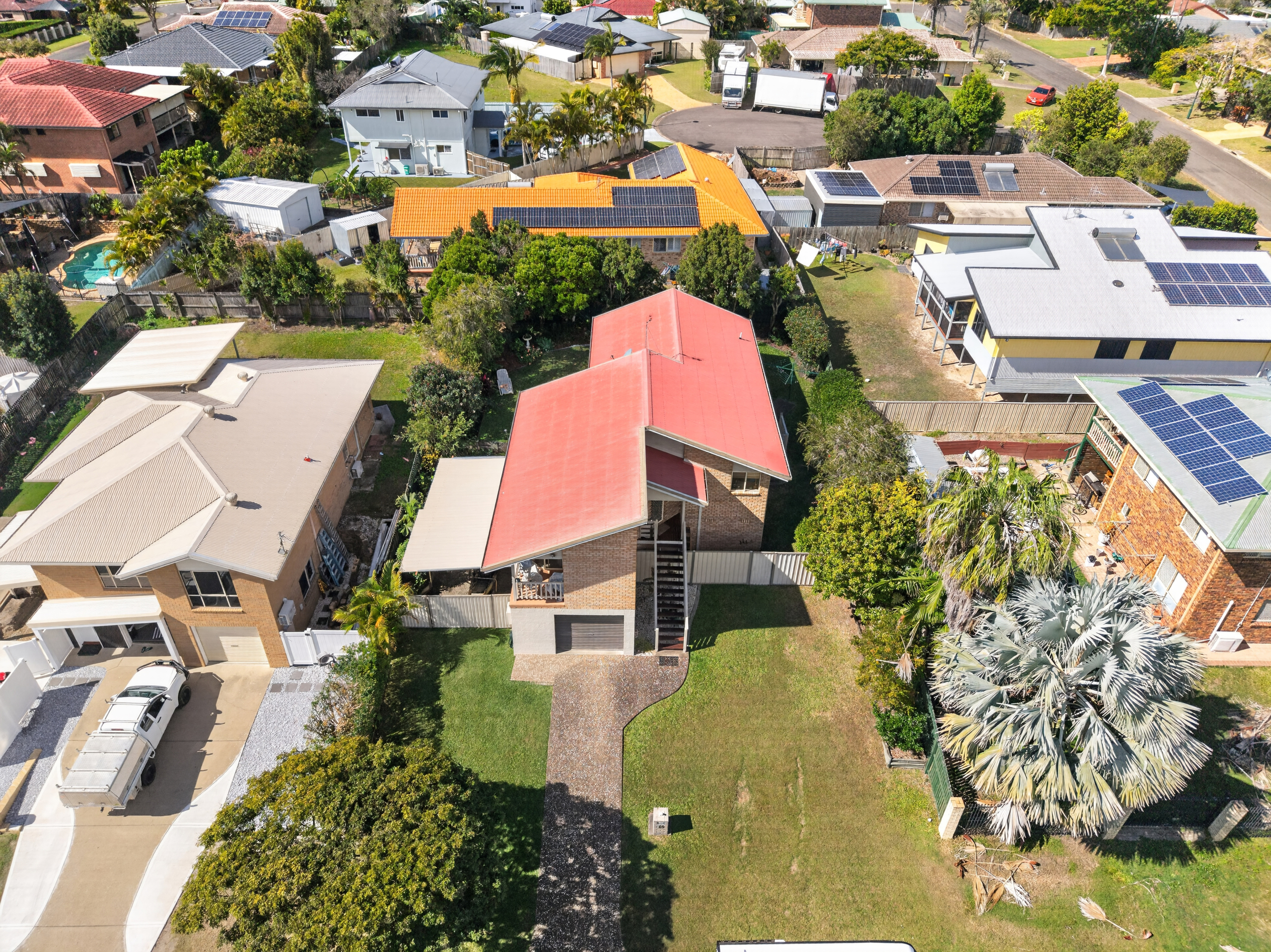 15 Faye Avenue, SCARNESS, QLD 4655 AUS