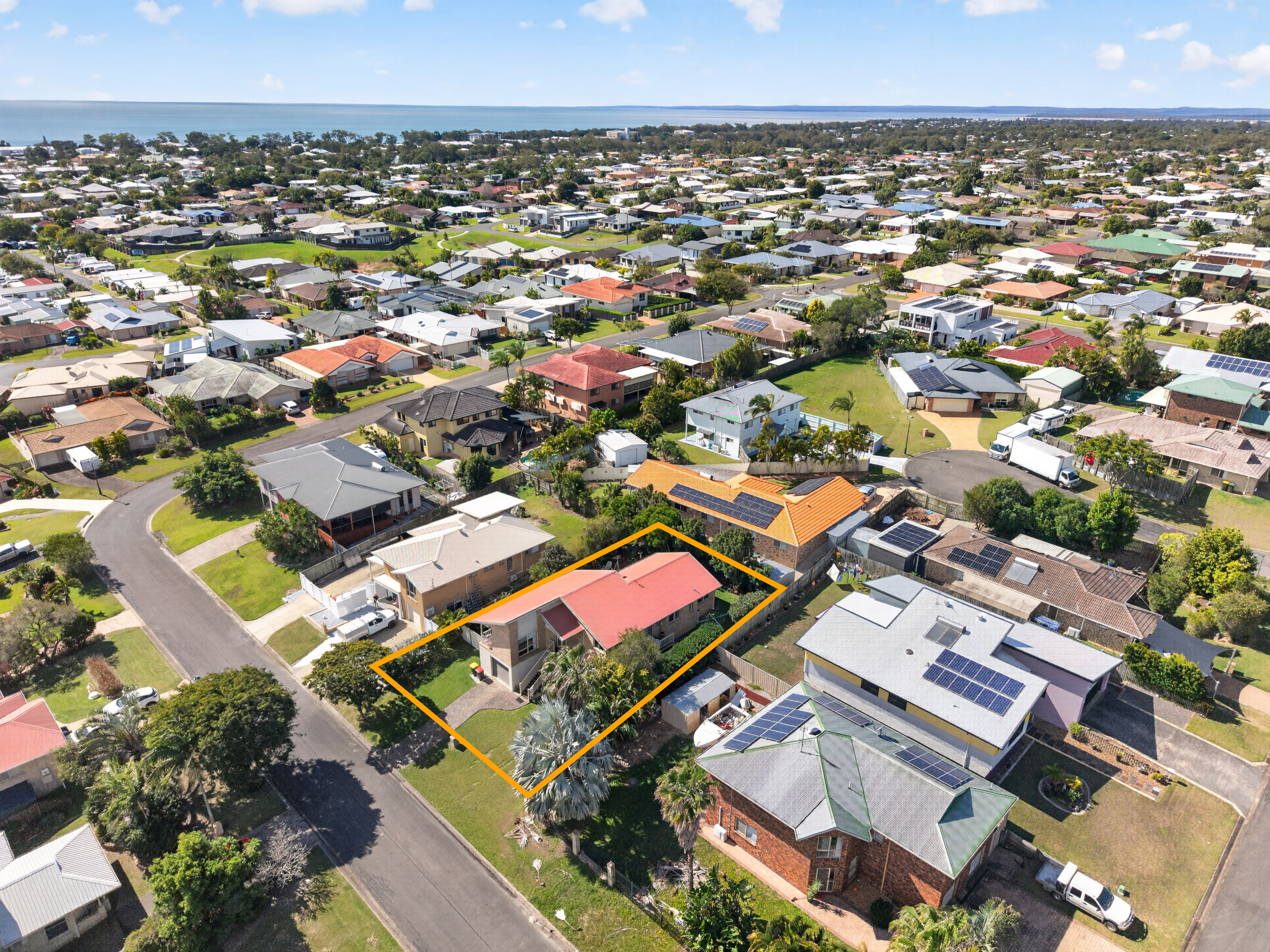 15 Faye Avenue, SCARNESS, QLD 4655 AUS