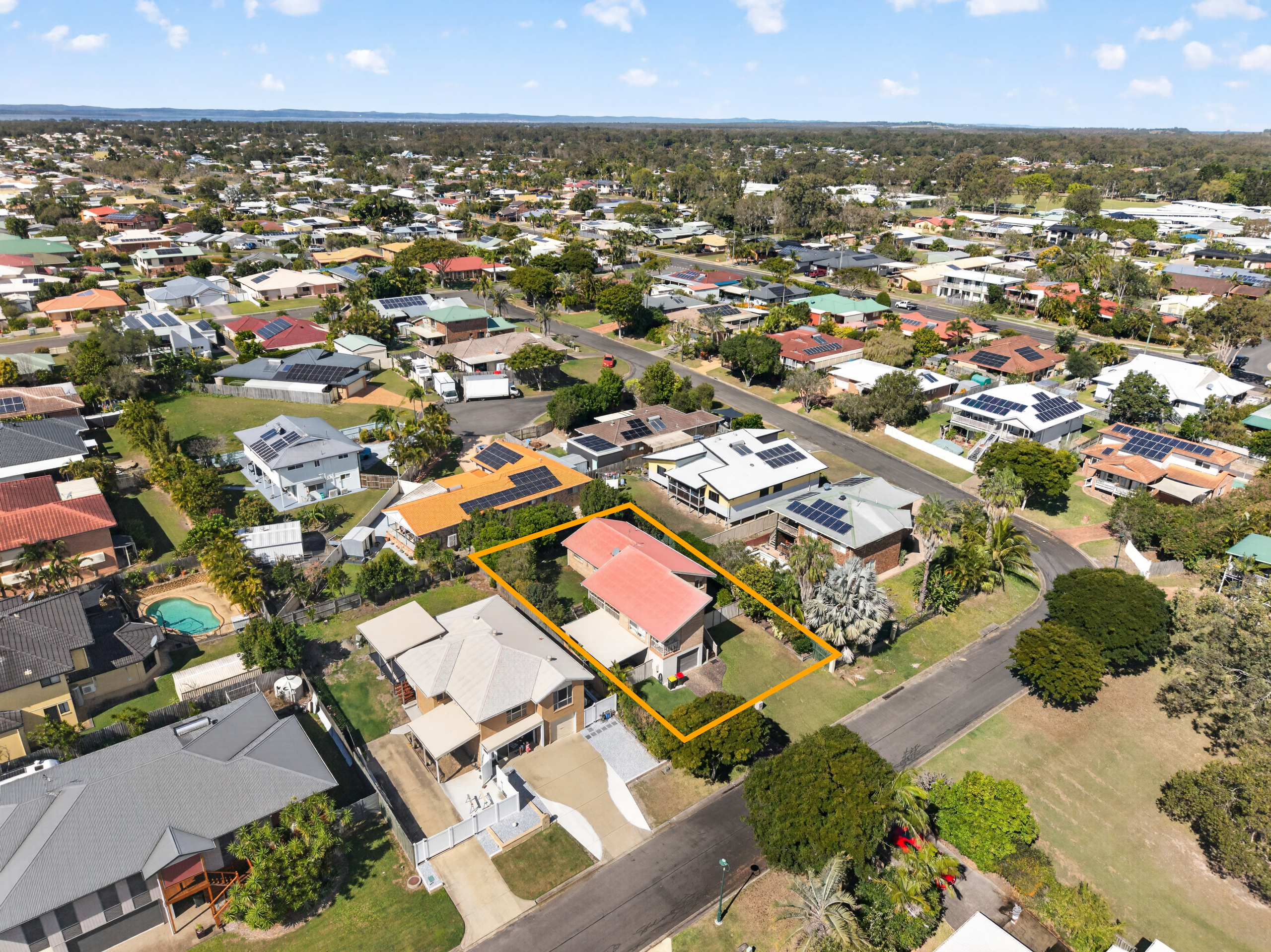 15 Faye Avenue, SCARNESS, QLD 4655 AUS