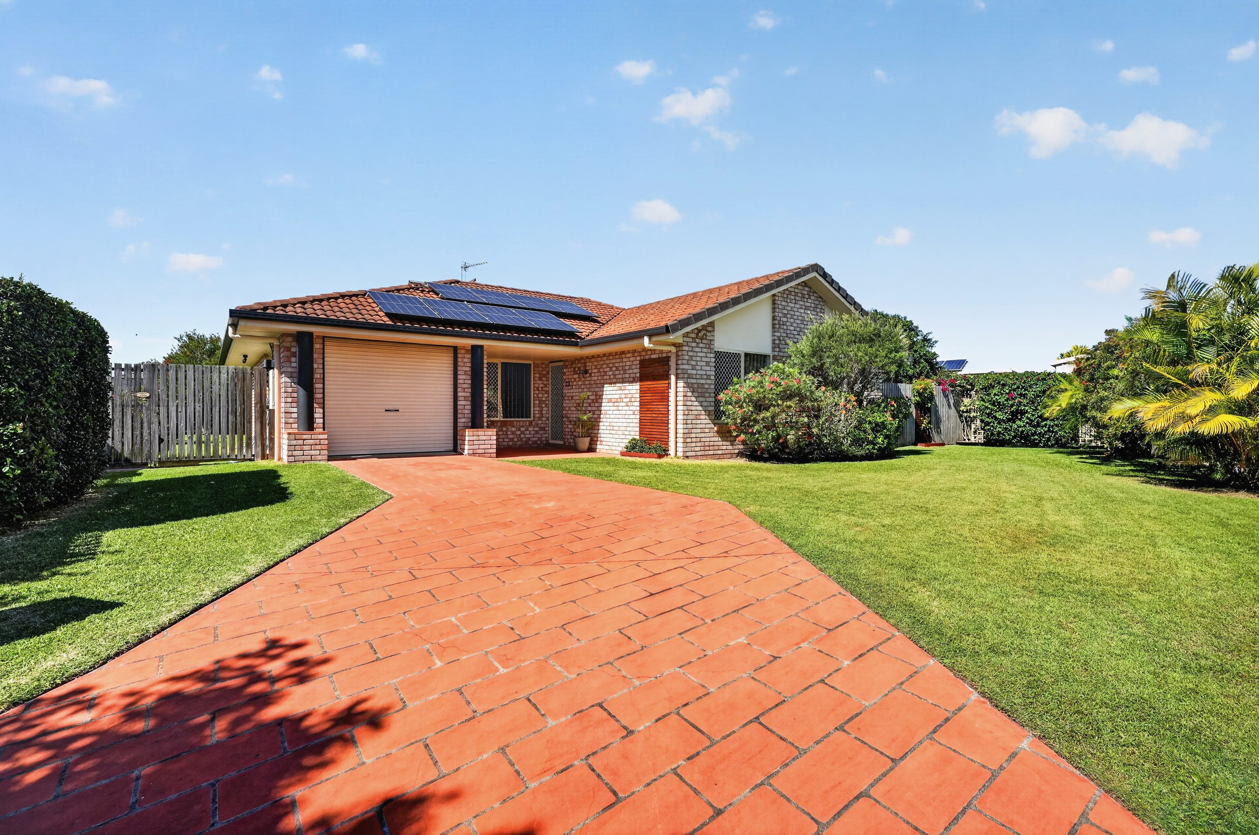 11 Alana Court, TORQUAY, QLD 4655 AUS
