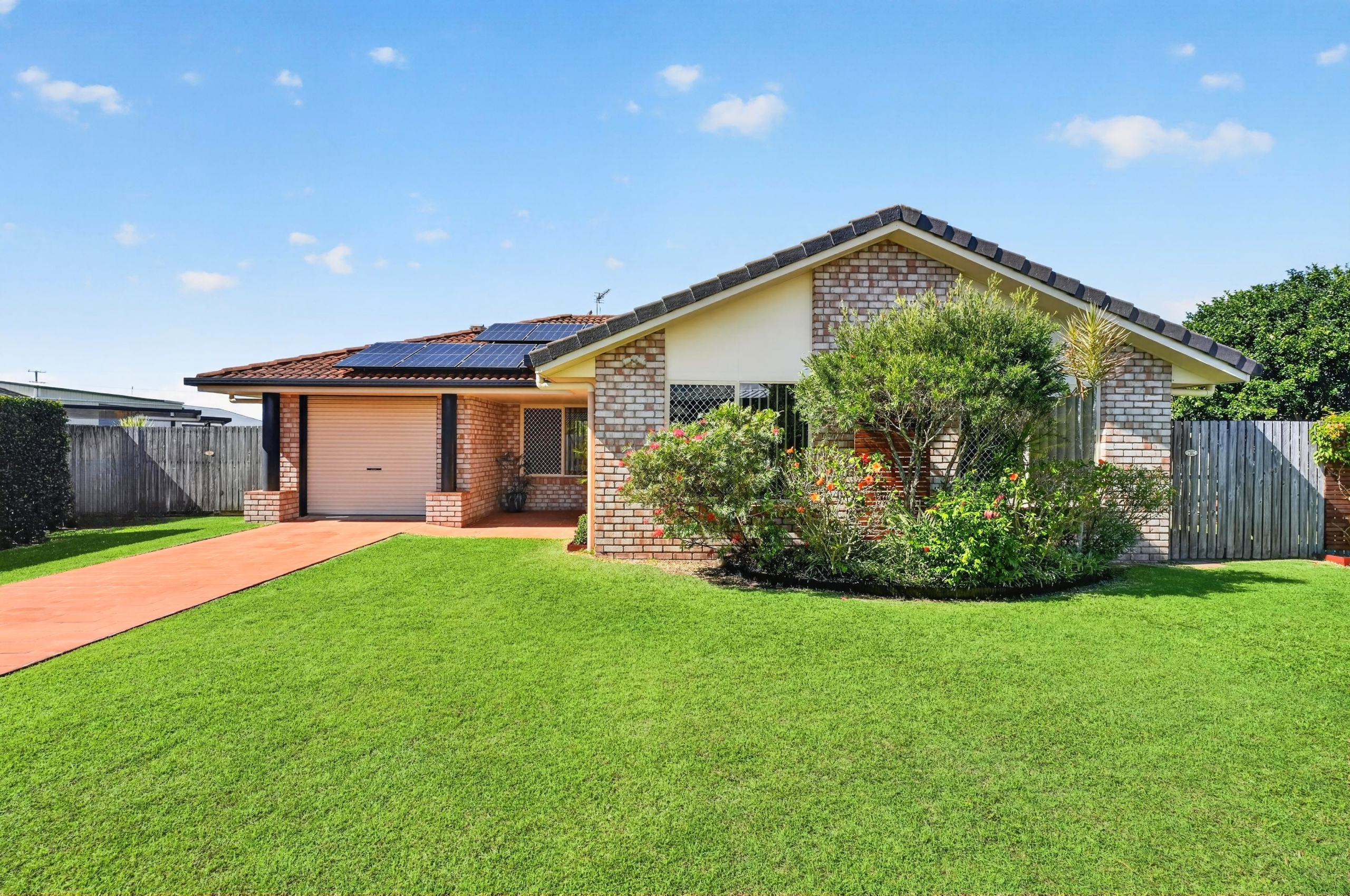 11 Alana Court, TORQUAY, QLD 4655 AUS