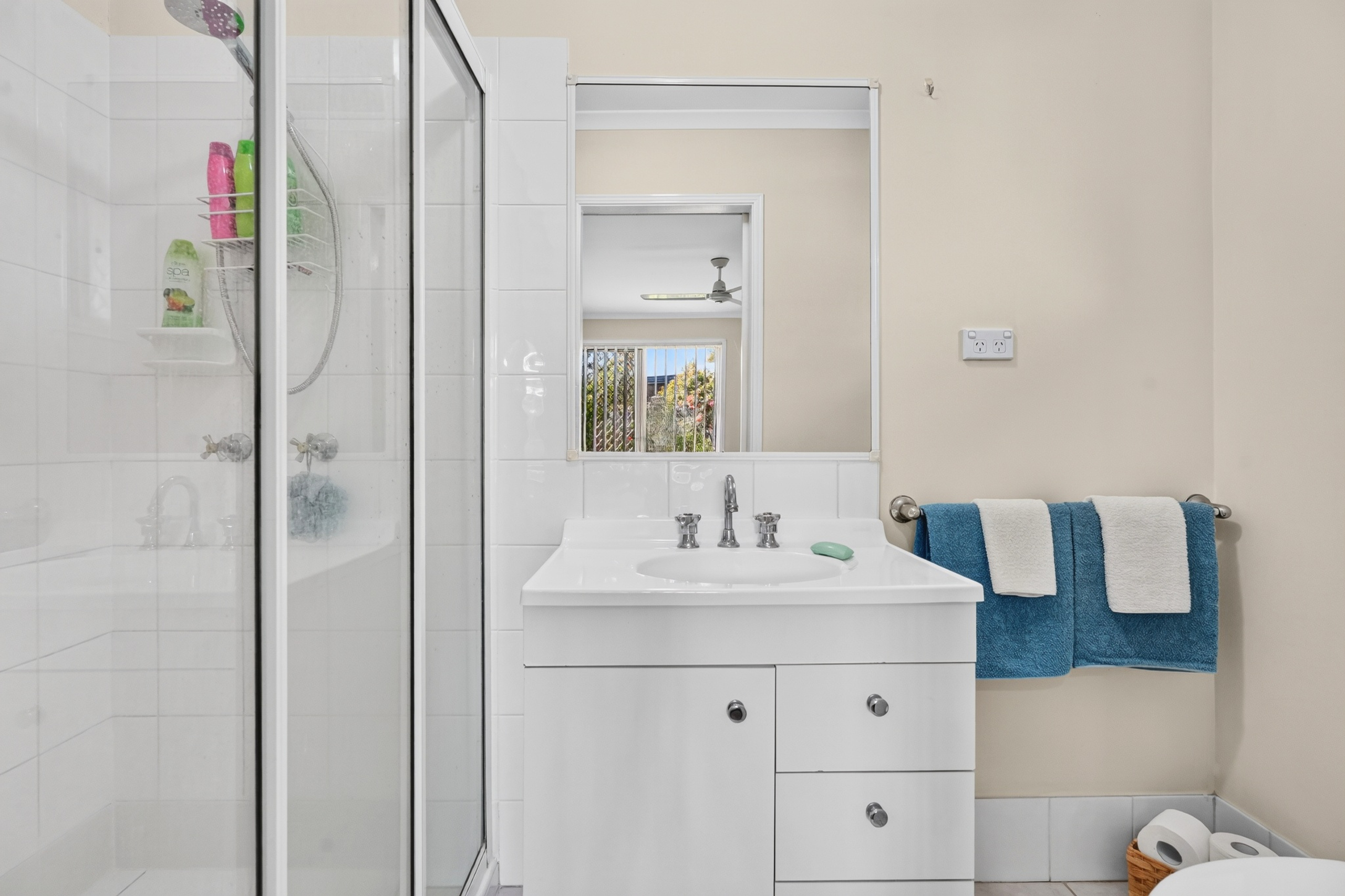 11 Alana Court, TORQUAY, QLD 4655 AUS