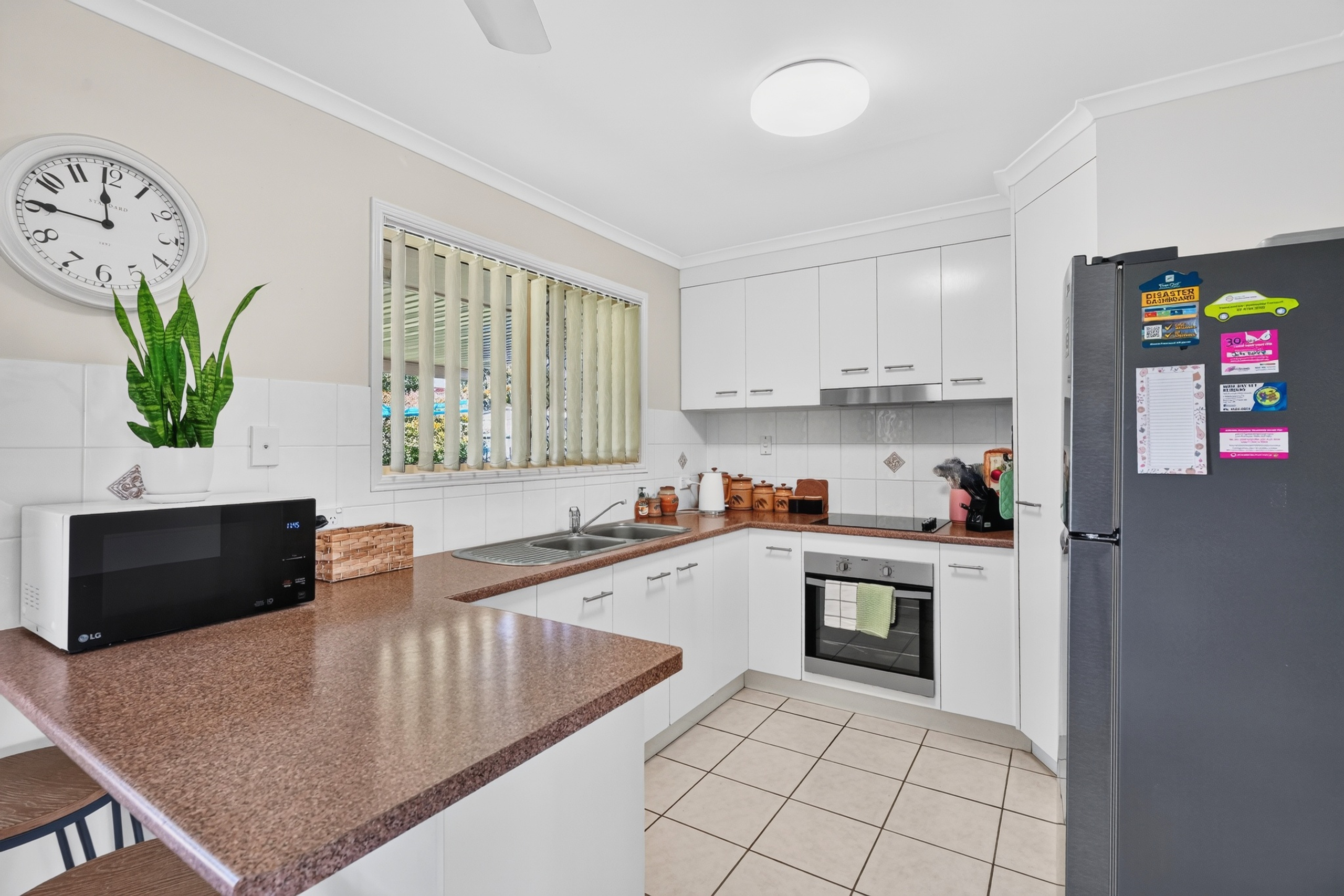 11 Alana Court, TORQUAY, QLD 4655 AUS