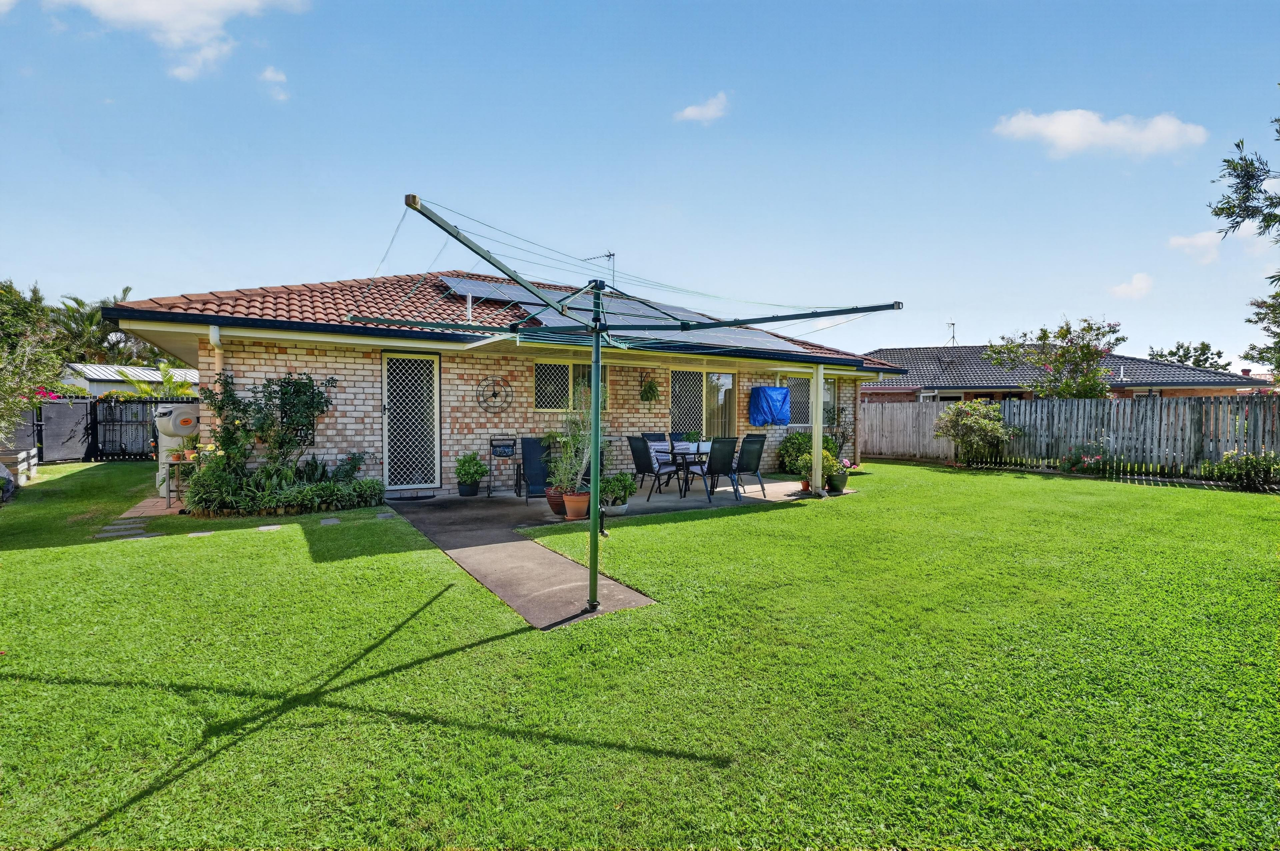 11 Alana Court, TORQUAY, QLD 4655 AUS
