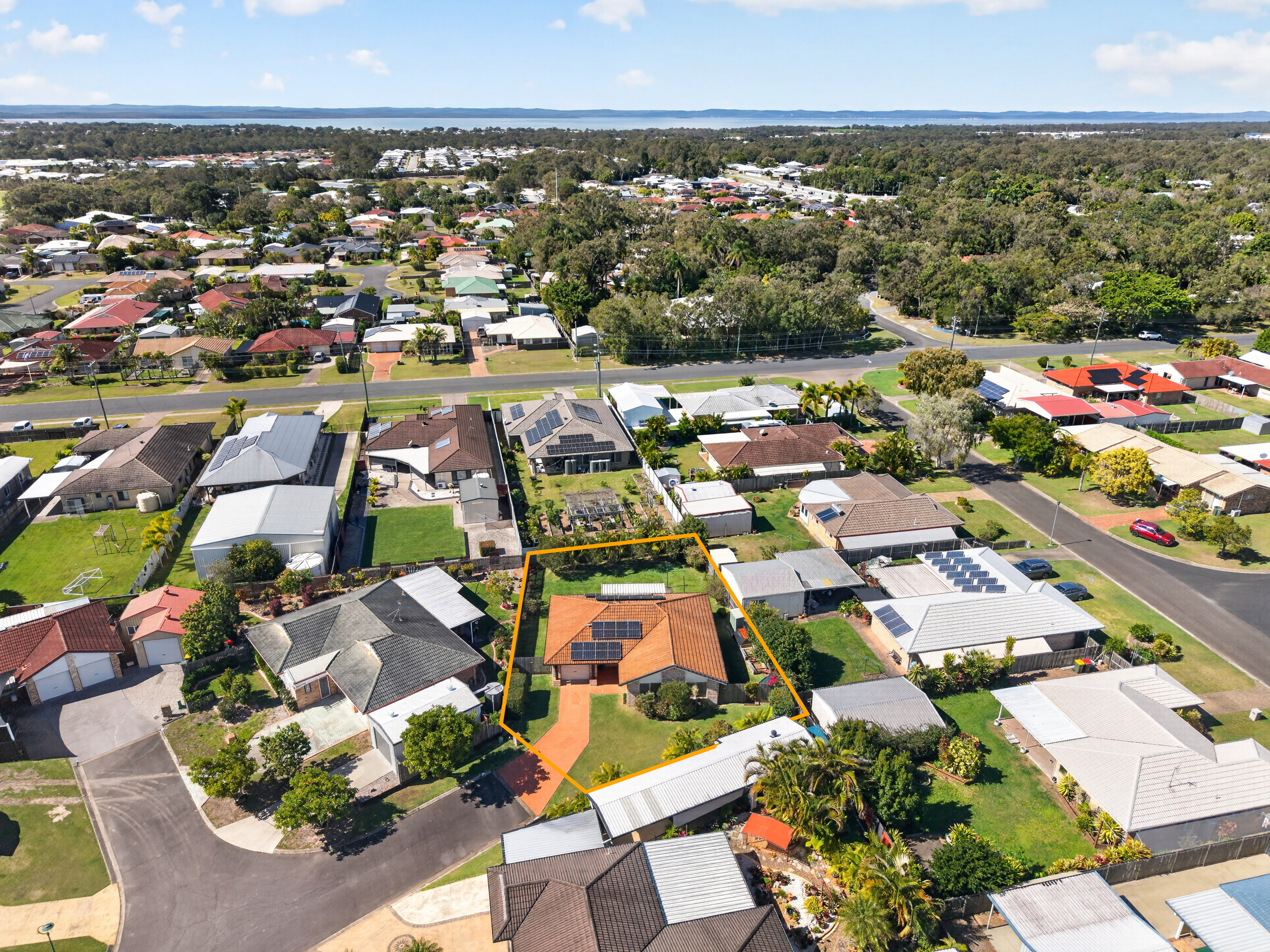 11 Alana Court, TORQUAY, QLD 4655 AUS