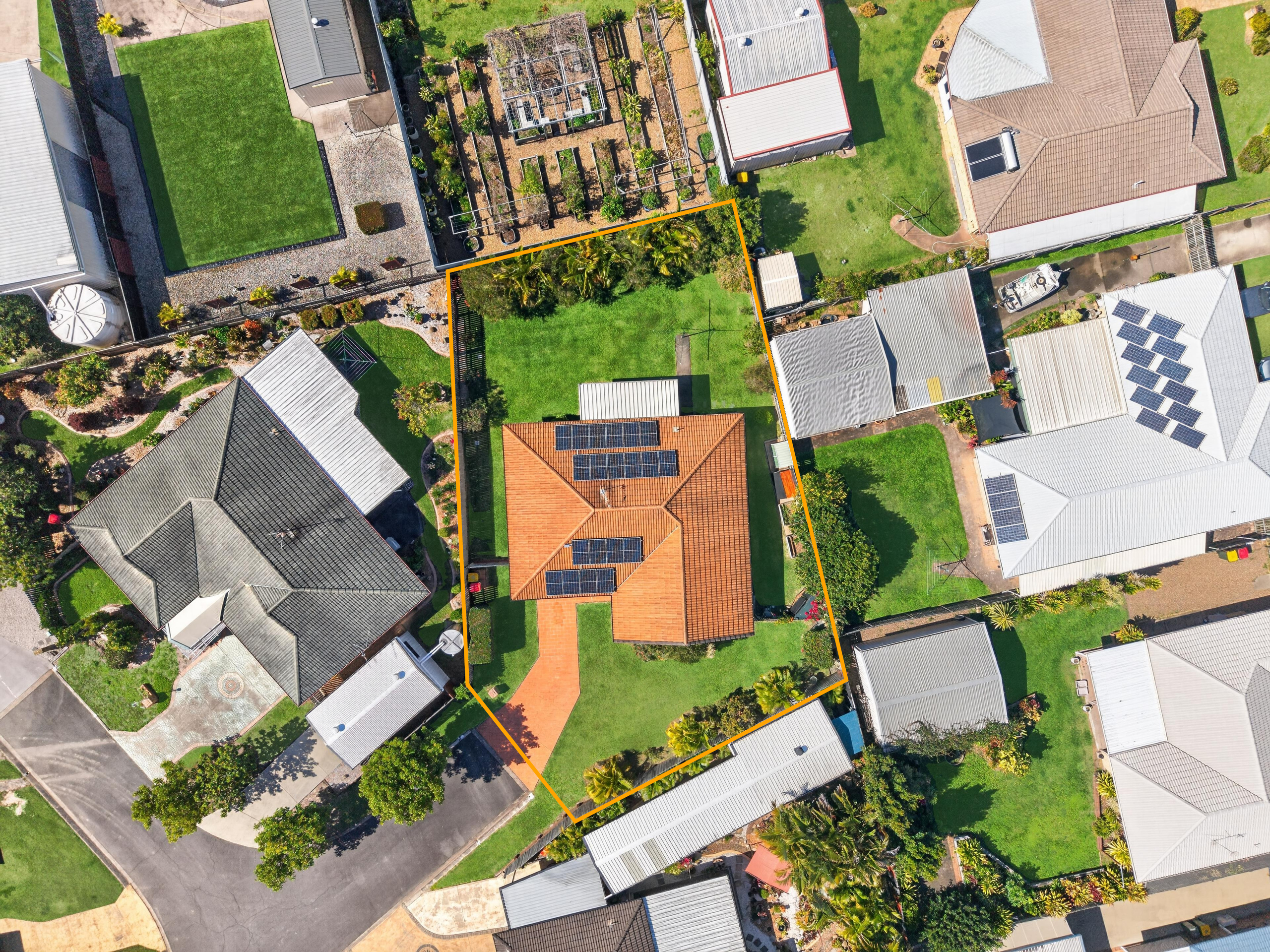 11 Alana Court, TORQUAY, QLD 4655 AUS