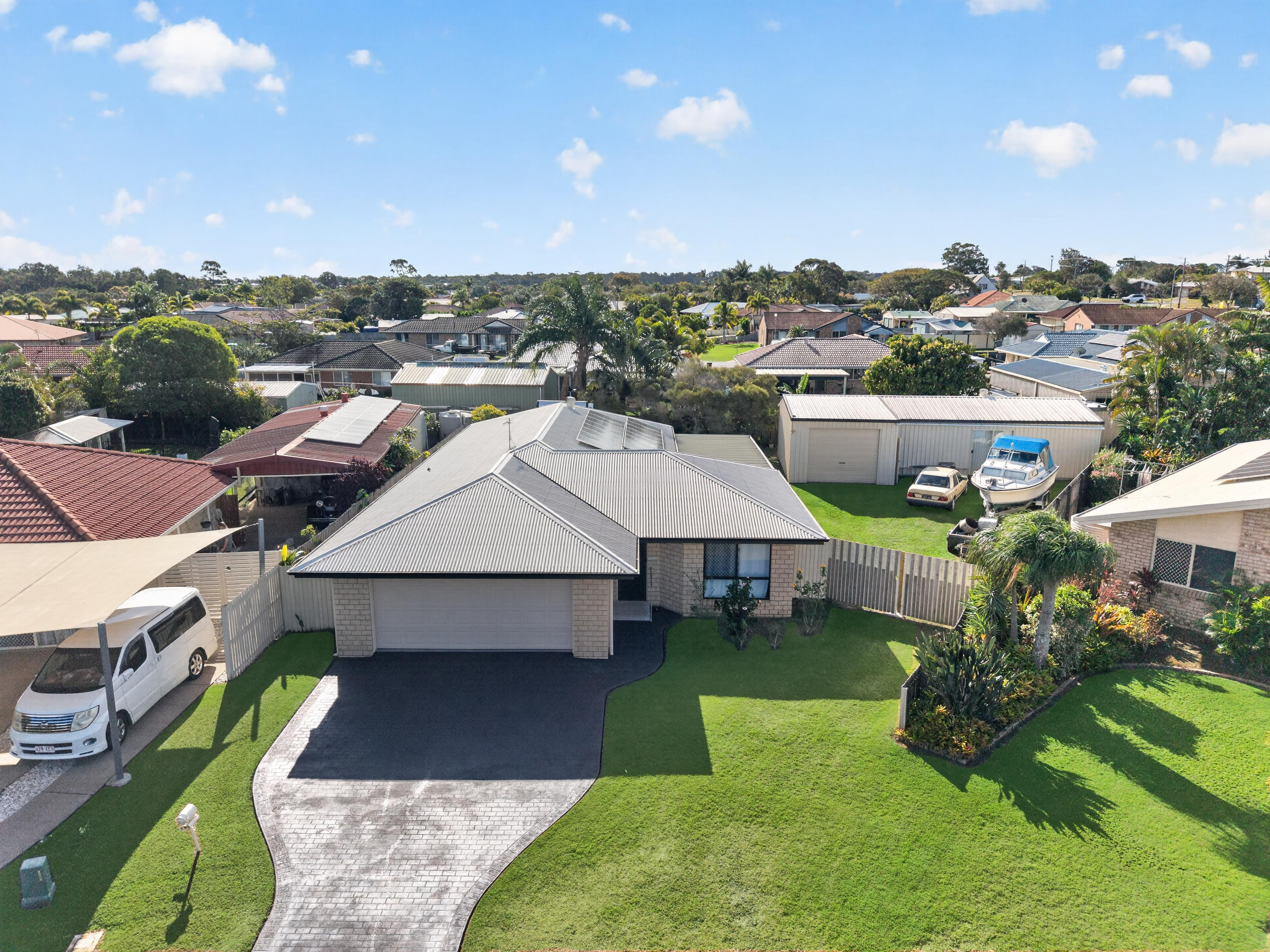 14 Arwon Close, POINT VERNON, QLD 4655 AUS