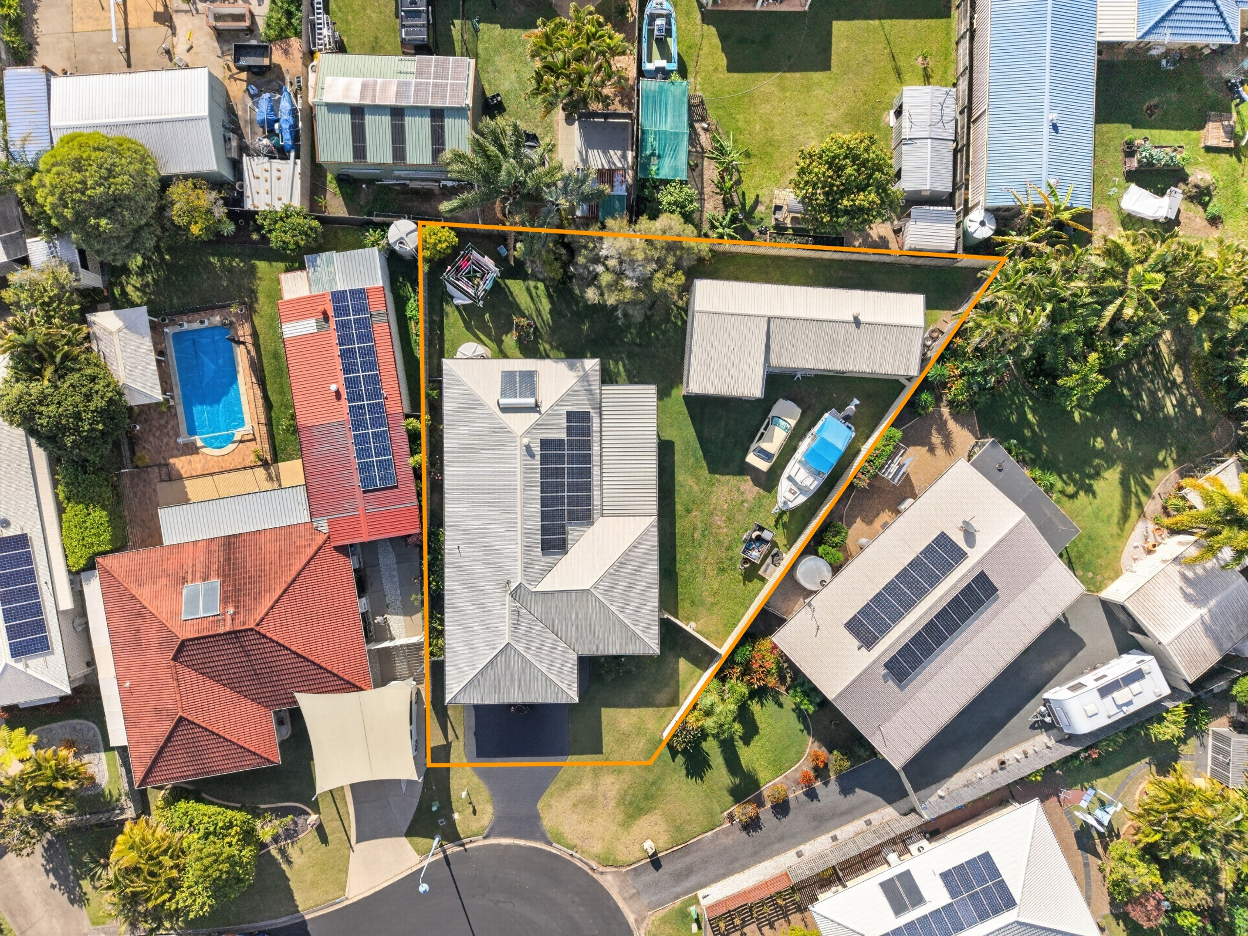 14 Arwon Close, POINT VERNON, QLD 4655 AUS