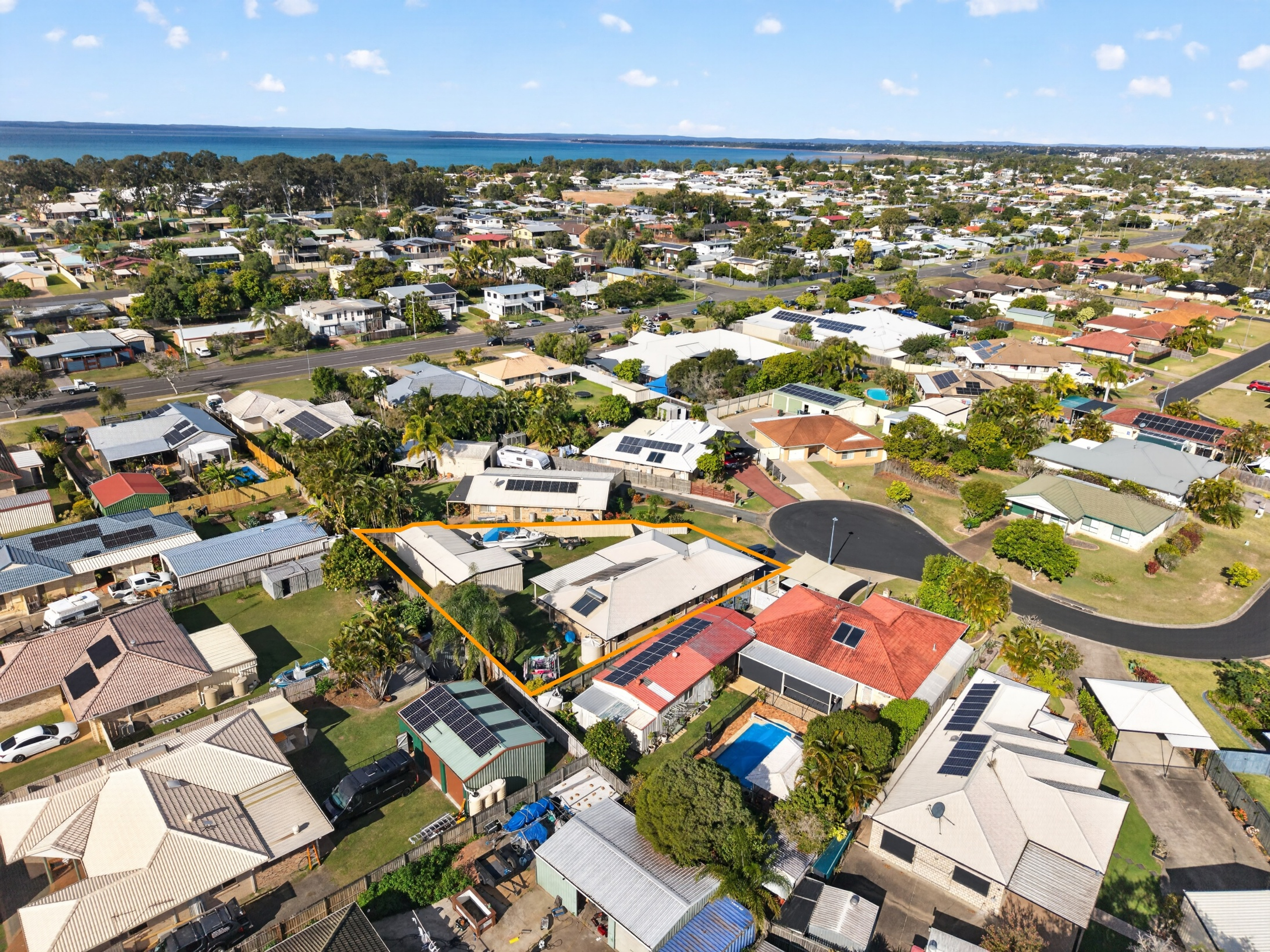 14 Arwon Close, POINT VERNON, QLD 4655 AUS