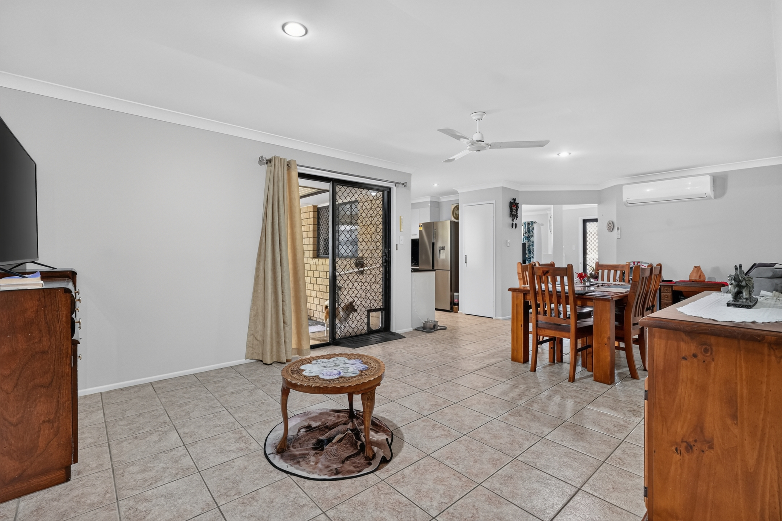 14 Arwon Close, POINT VERNON, QLD 4655 AUS